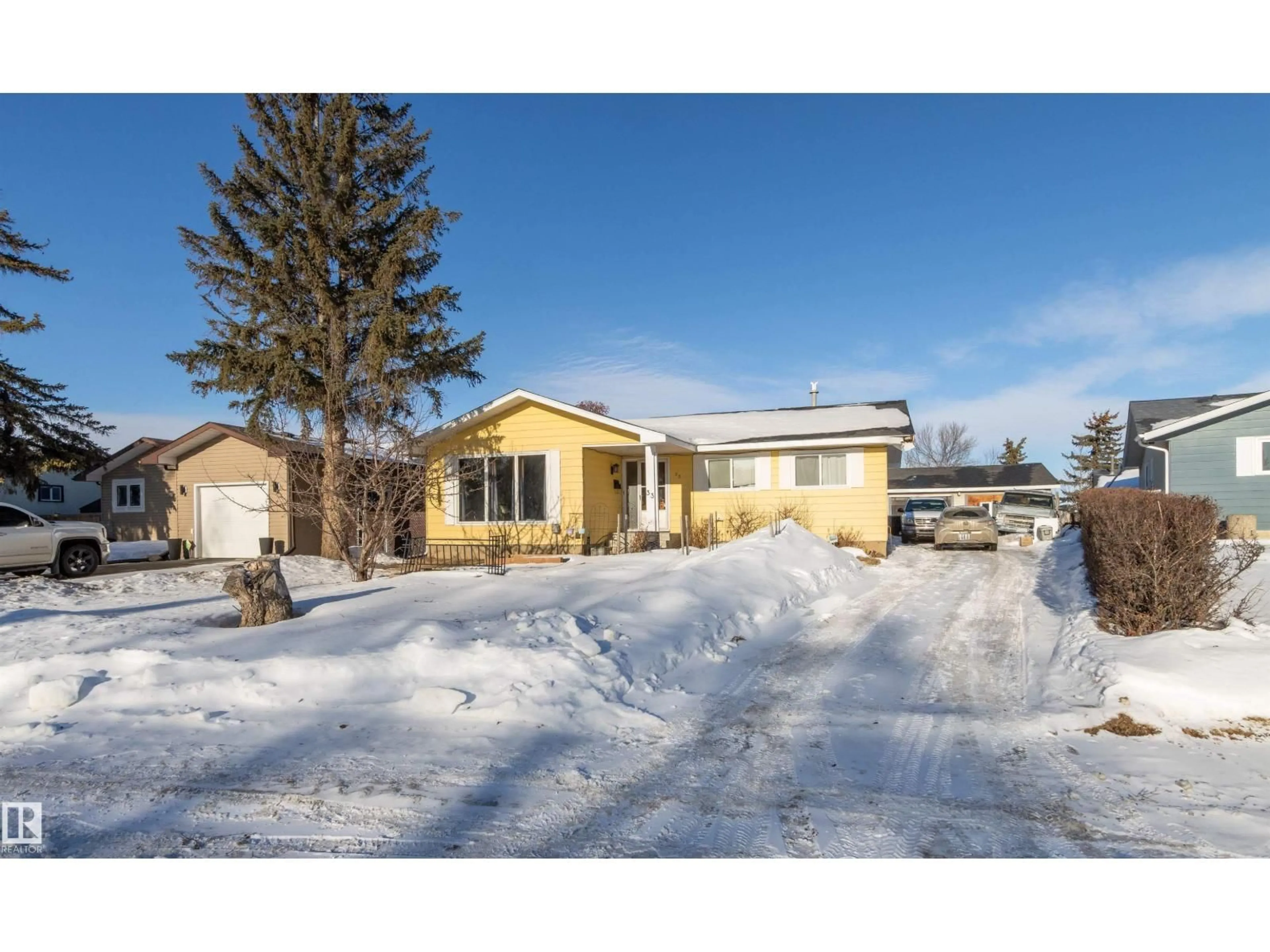 A pic from outside/outdoor area/front of a property/back of a property/a pic from drone, street for 33 BROOKSIDE AV, Spruce Grove Alberta T7X1B6
