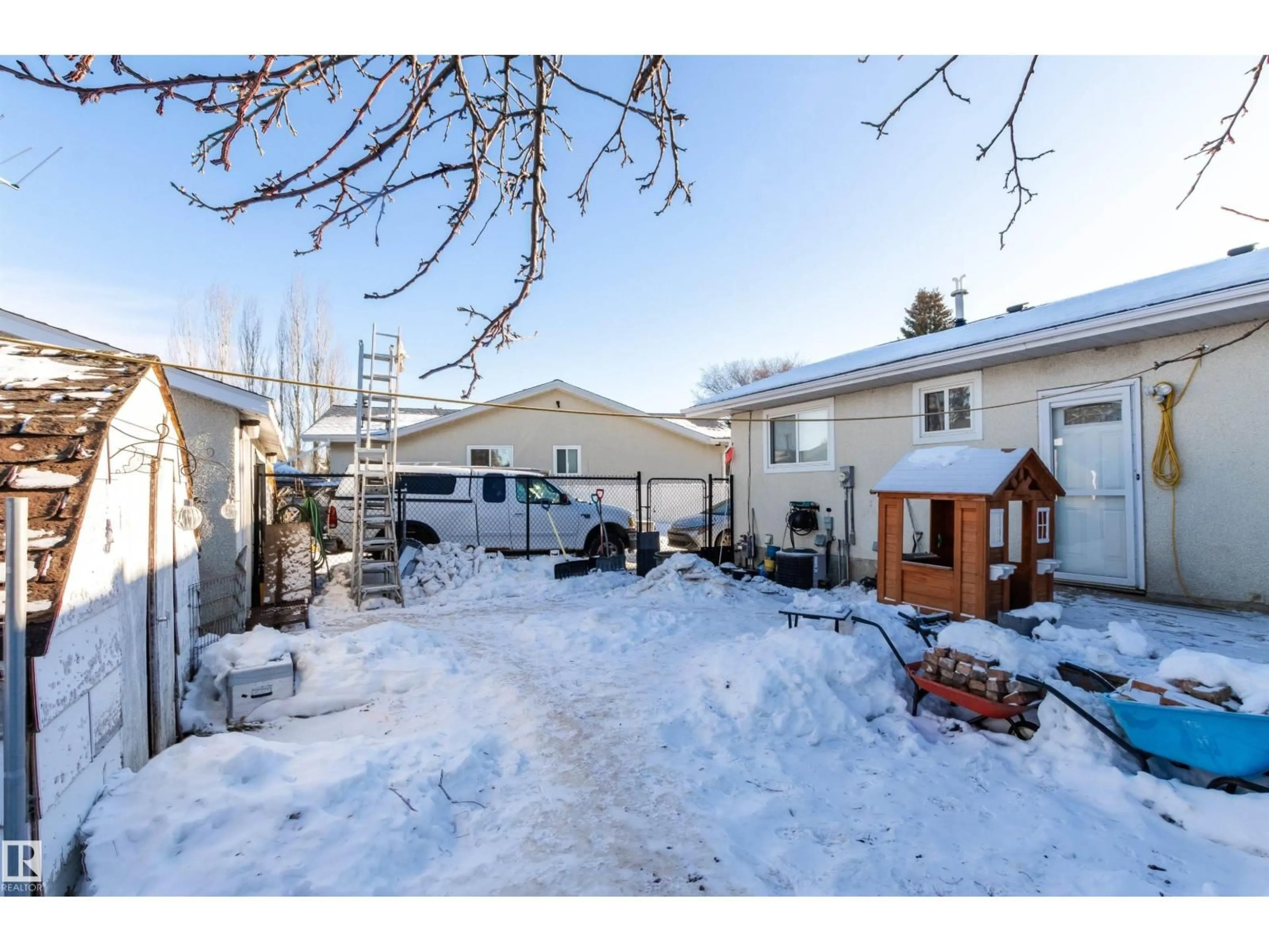 A pic from outside/outdoor area/front of a property/back of a property/a pic from drone, street for 33 BROOKSIDE AV, Spruce Grove Alberta T7X1B6