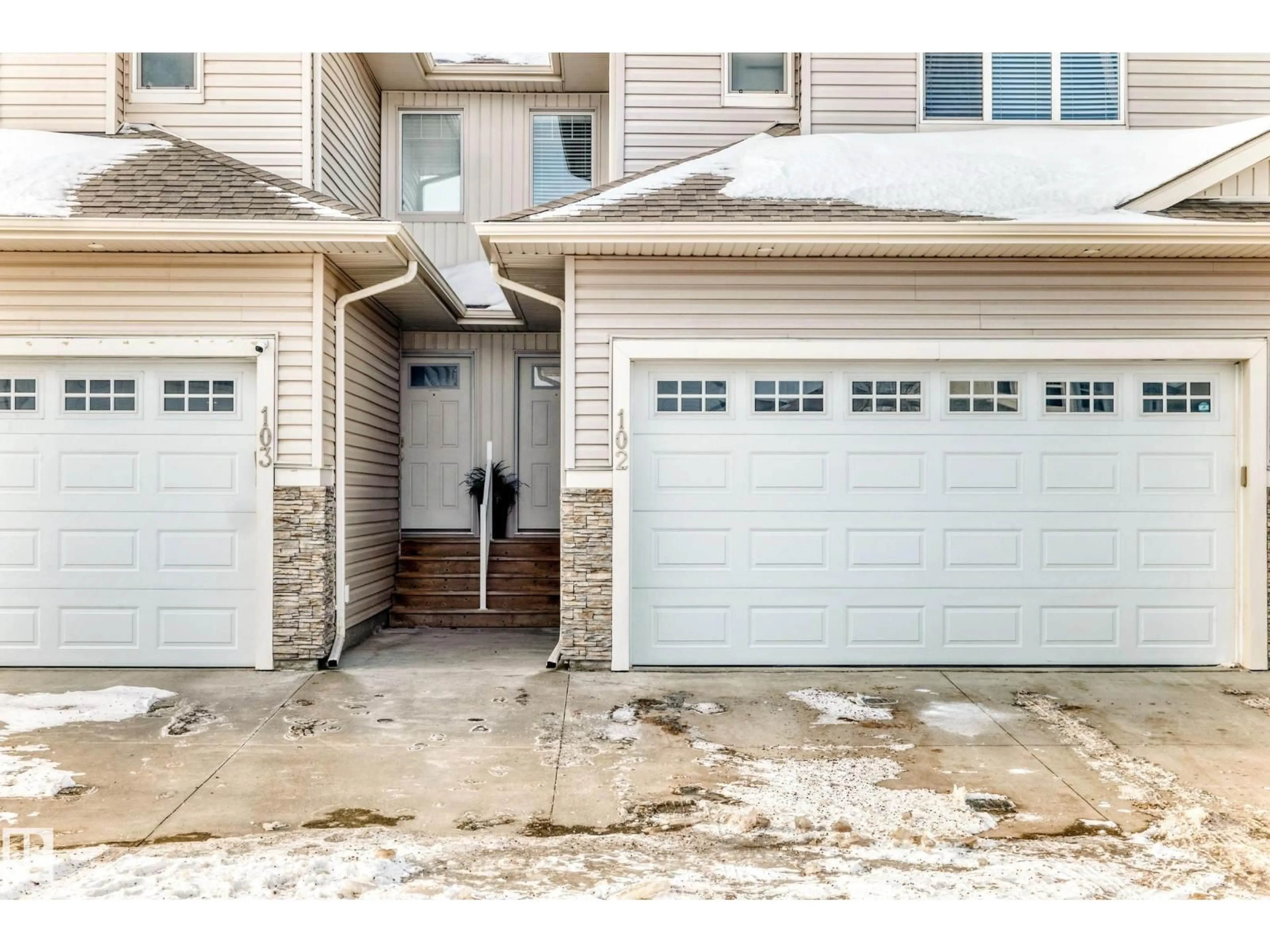 Indoor garage for #102 - 300 AWENTIA DR, Leduc Alberta T9E1H3