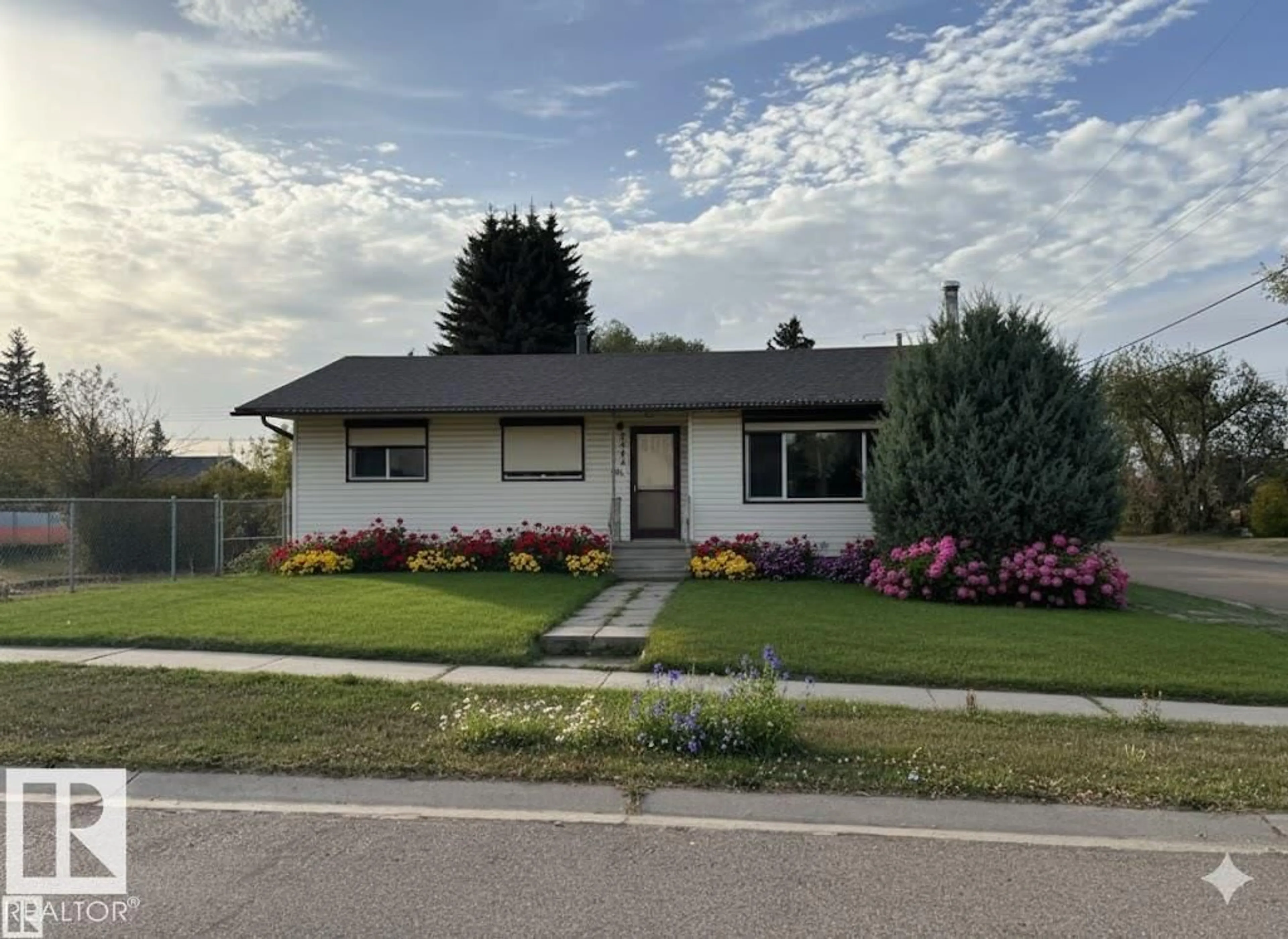 Home with vinyl exterior material, street for 4840 50 ST, Gibbons Alberta T0A1N0