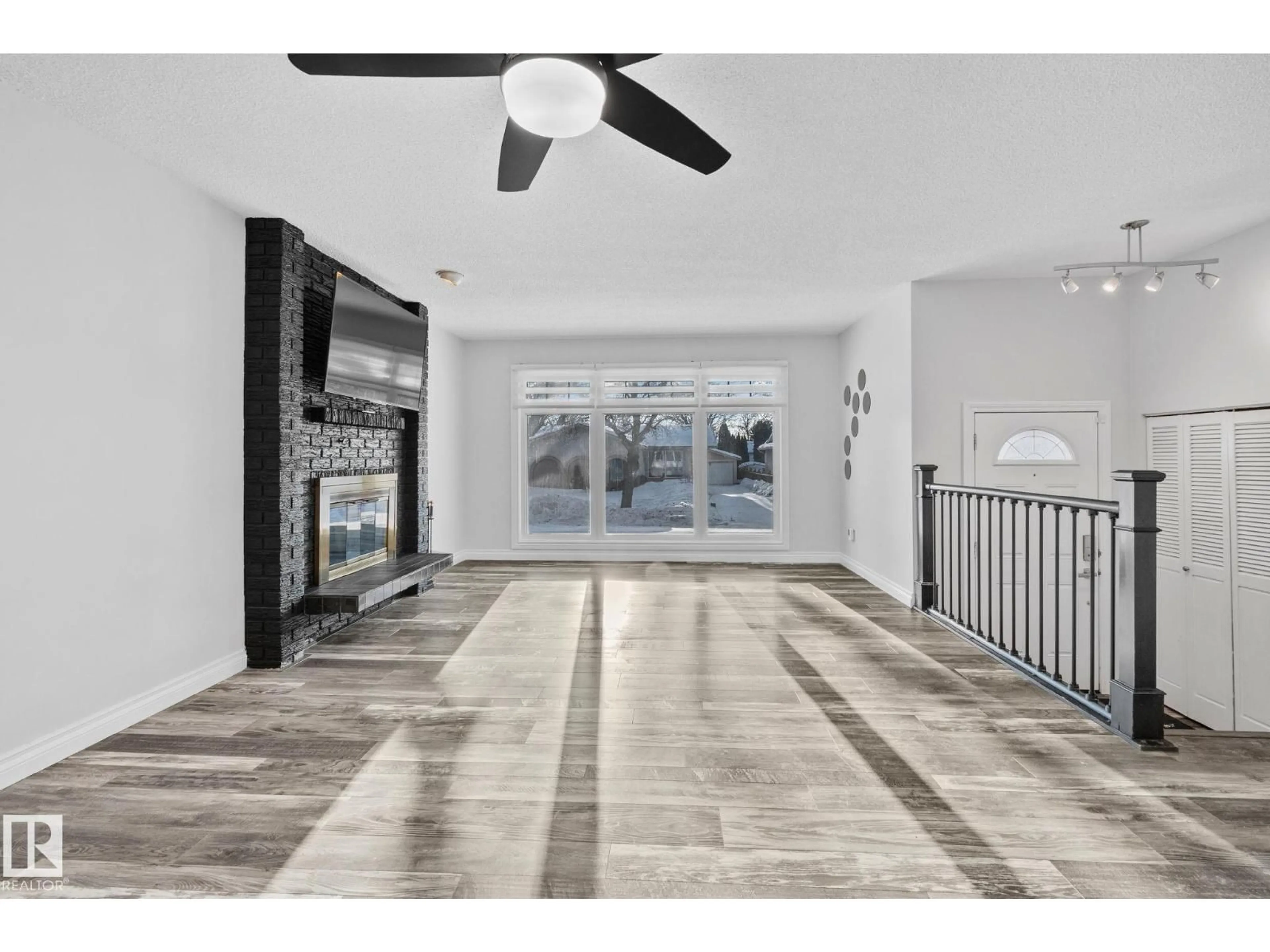 Indoor entryway for 23 LARKSPUR CR, St. Albert Alberta T8N2M4