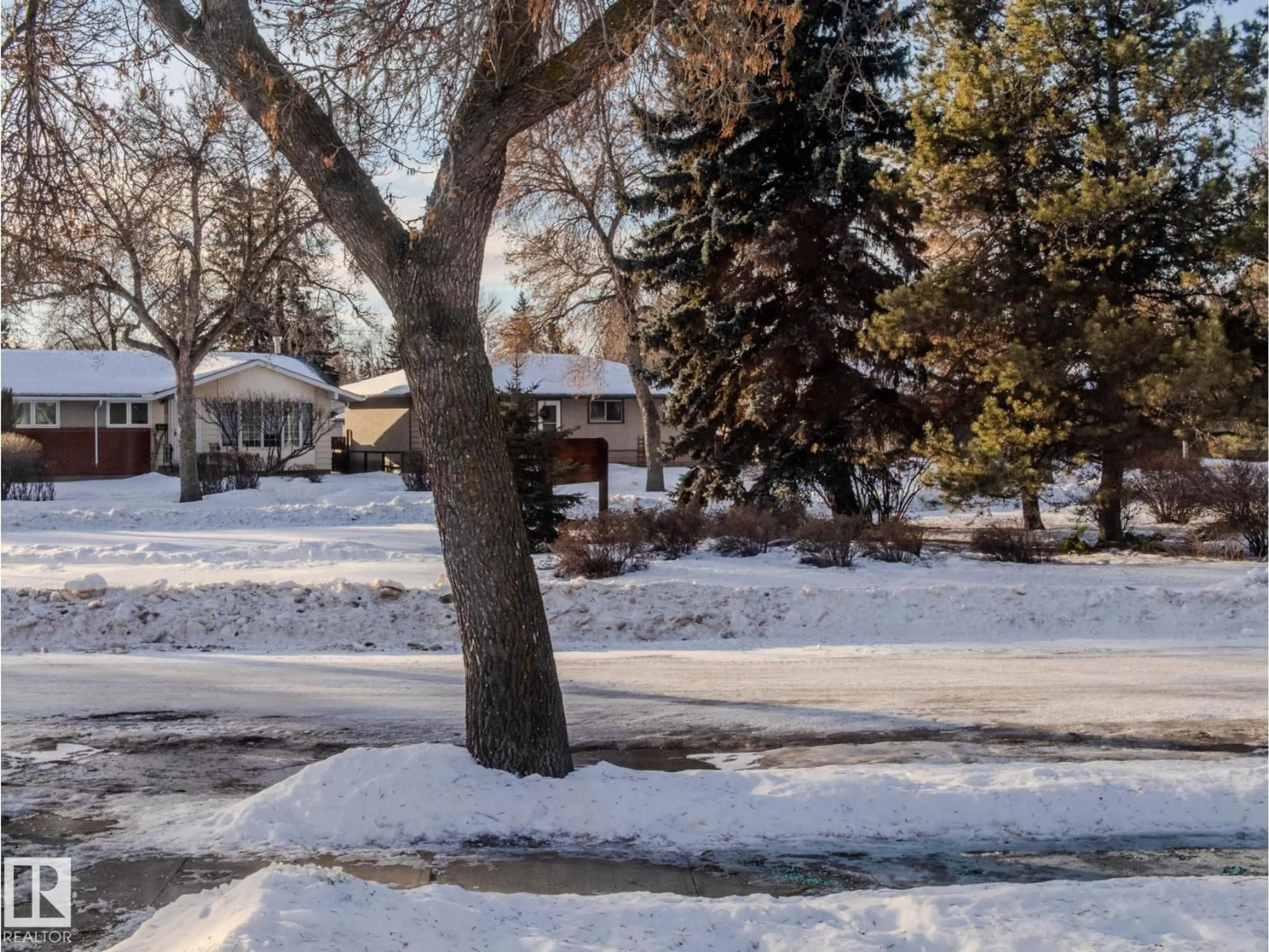 Unknown for 16442 104A AV, Edmonton Alberta T5P0T4