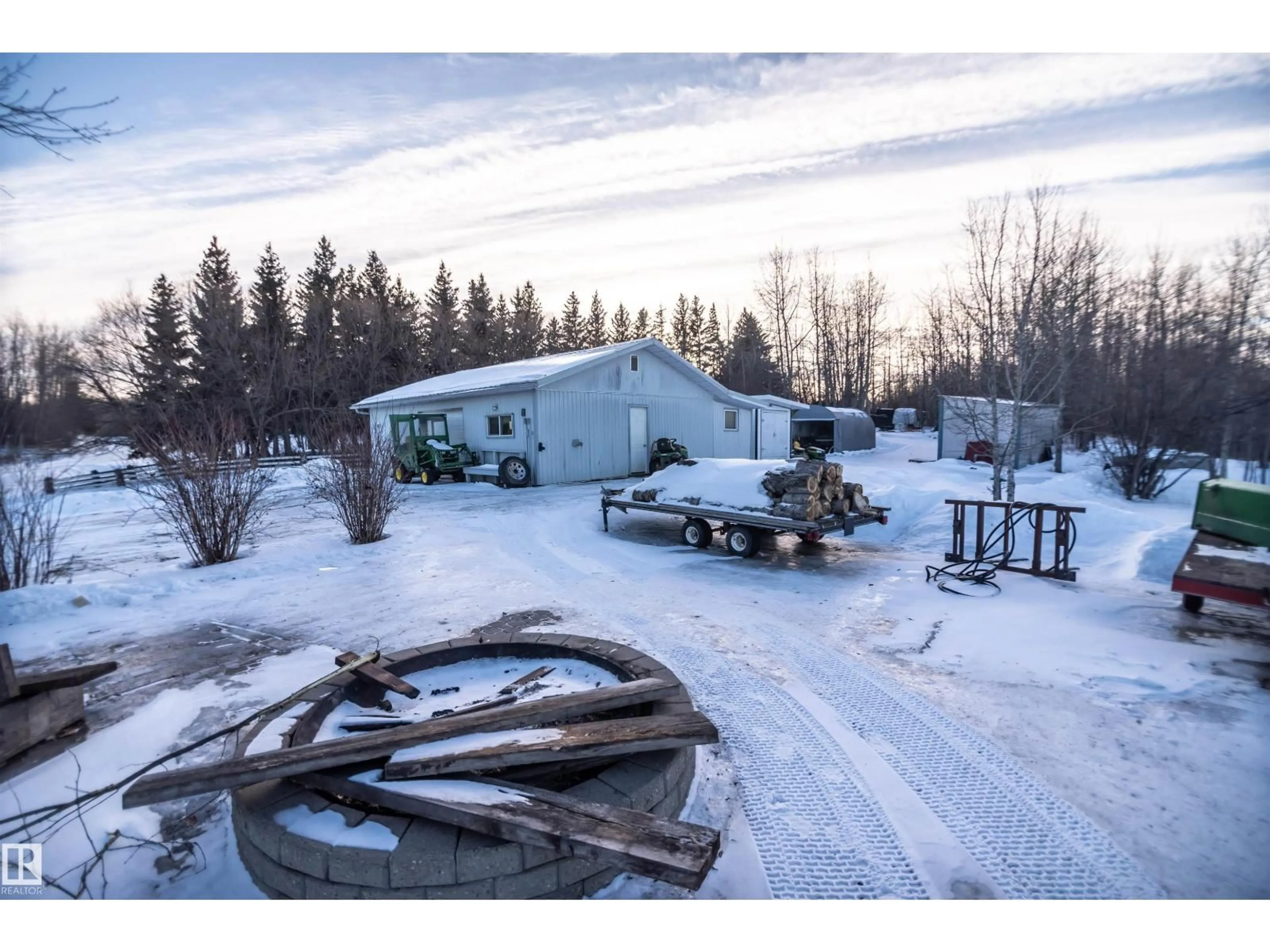 A pic from outside/outdoor area/front of a property/back of a property/a pic from drone, unknown for #6 6 - 54126 RGE ROAD 30, Rural Lac Ste. Anne County Alberta T0E0A0