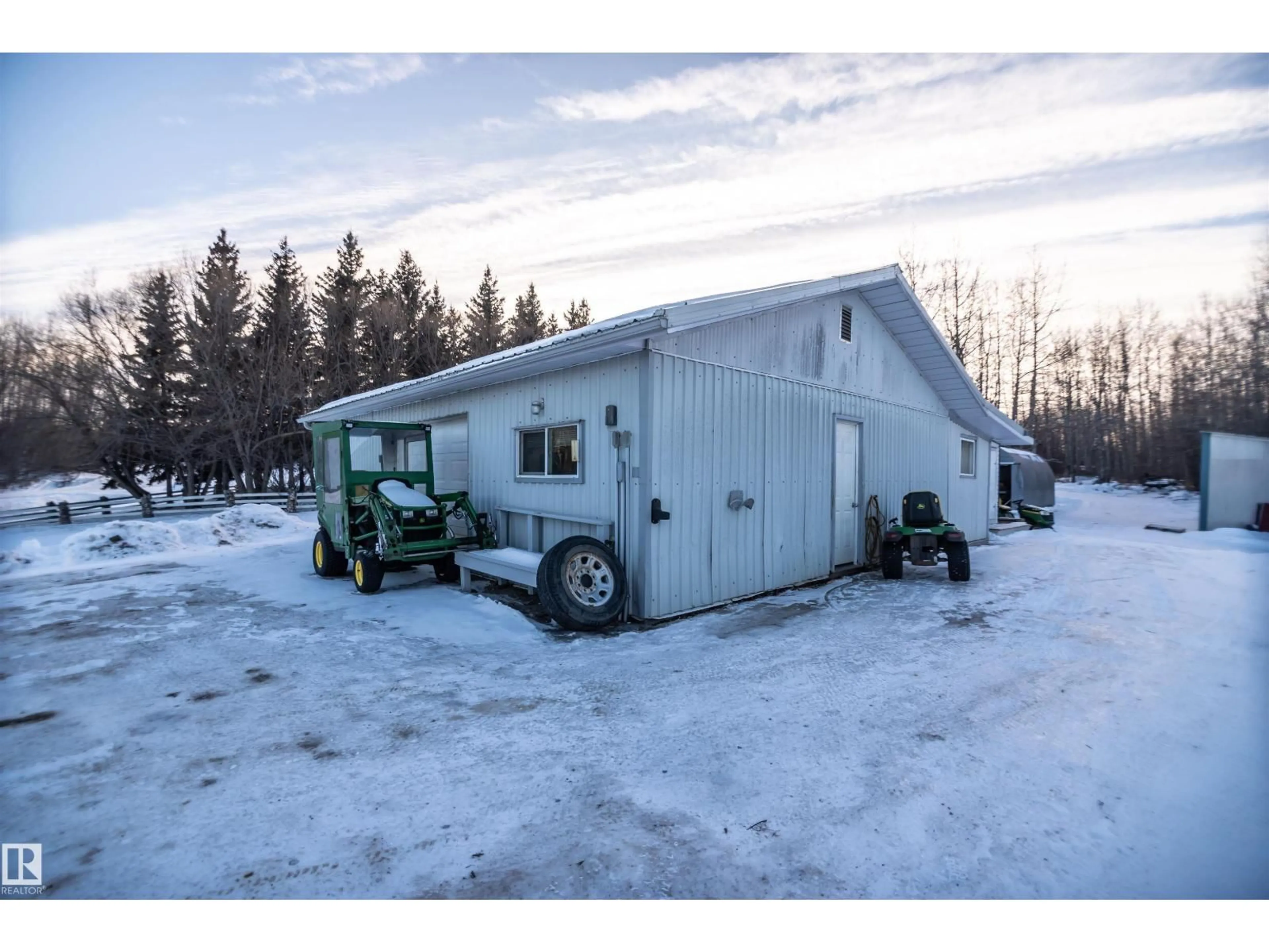 Indoor garage for #6 6 - 54126 RGE ROAD 30, Rural Lac Ste. Anne County Alberta T0E0A0