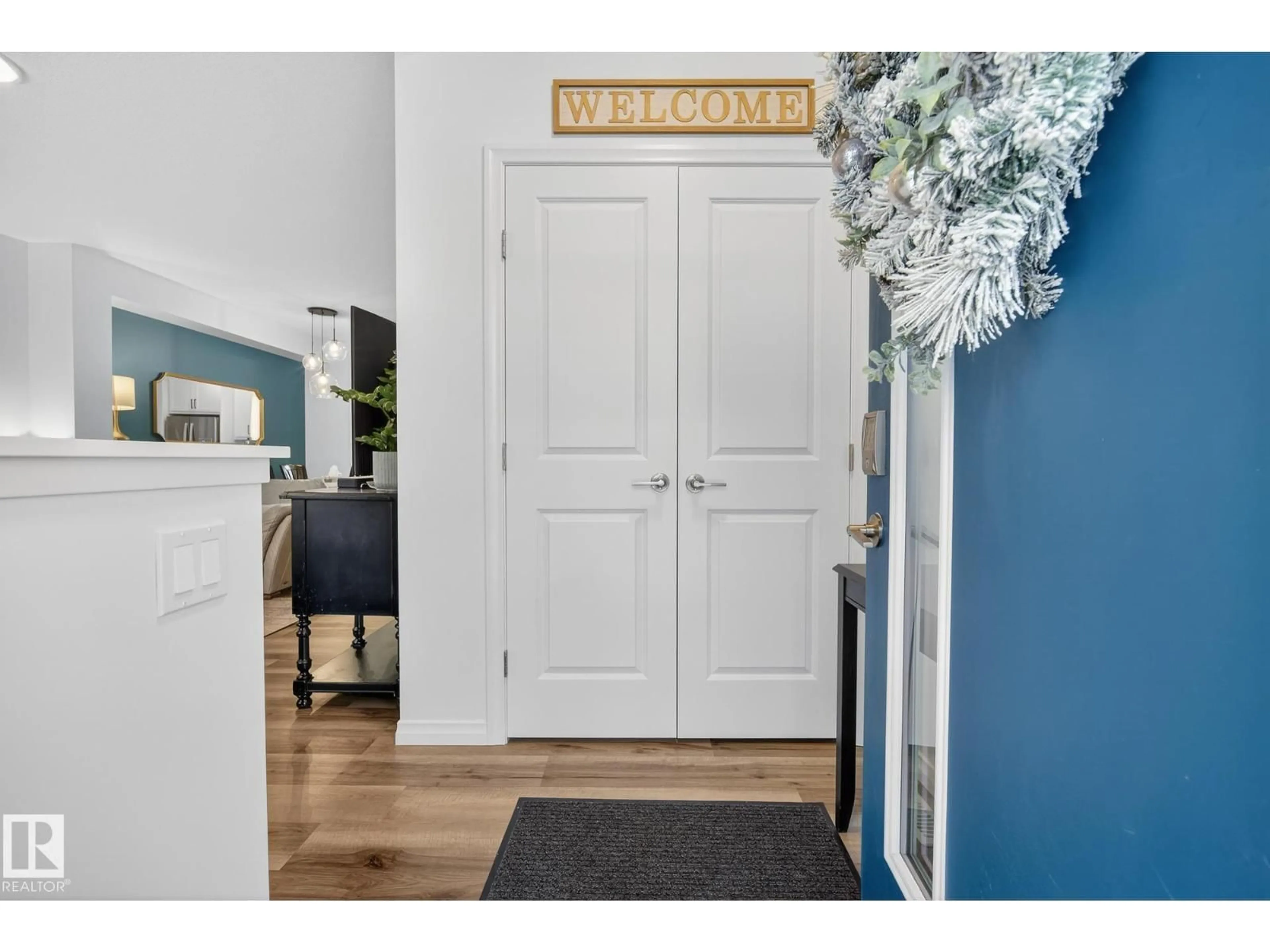Indoor entryway for 203 CHARLESWORTH DR, Edmonton Alberta T6X2W2
