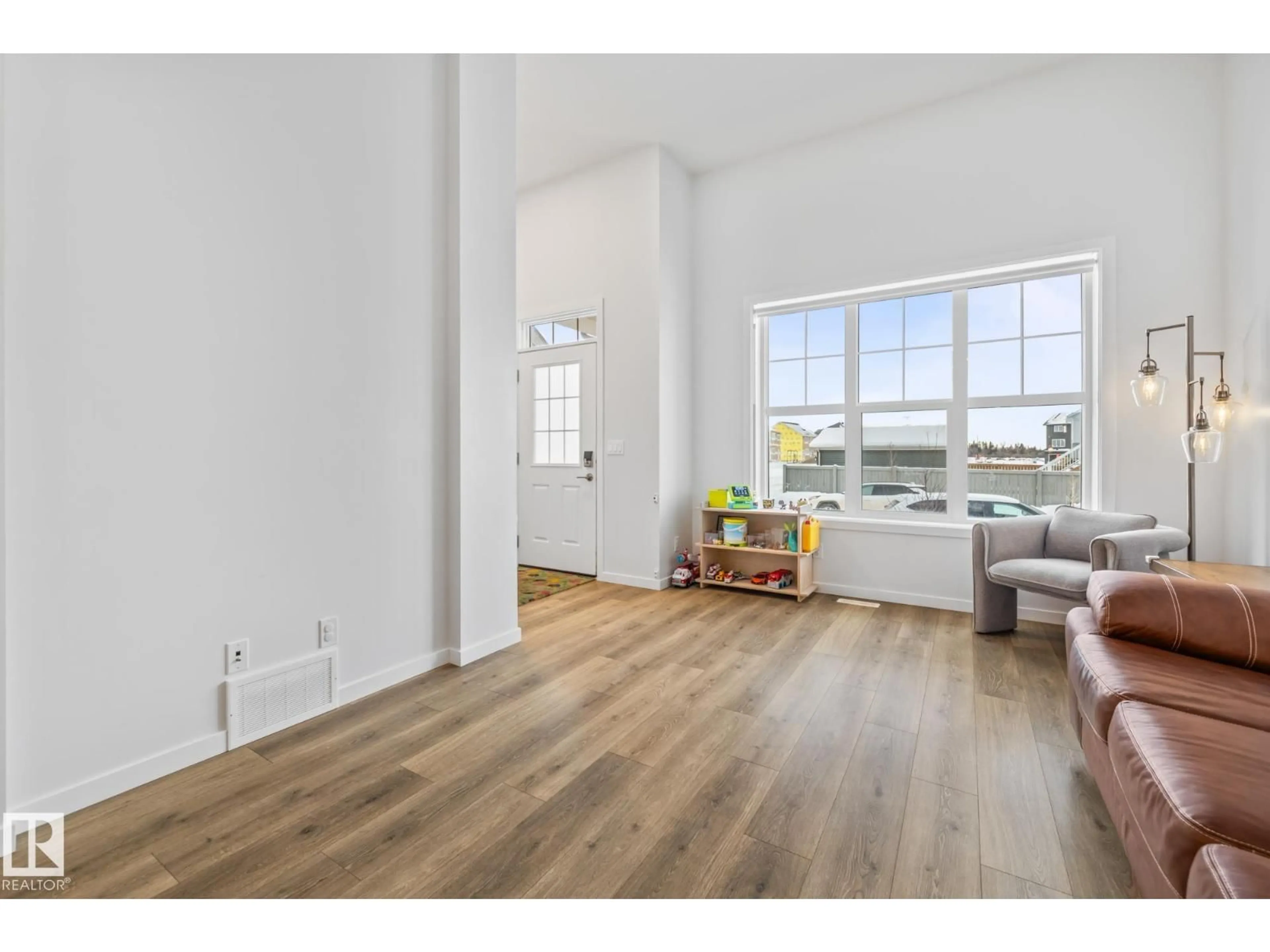 A pic of a room for NW - 17227 3 ST, Edmonton Alberta T5Y6G4