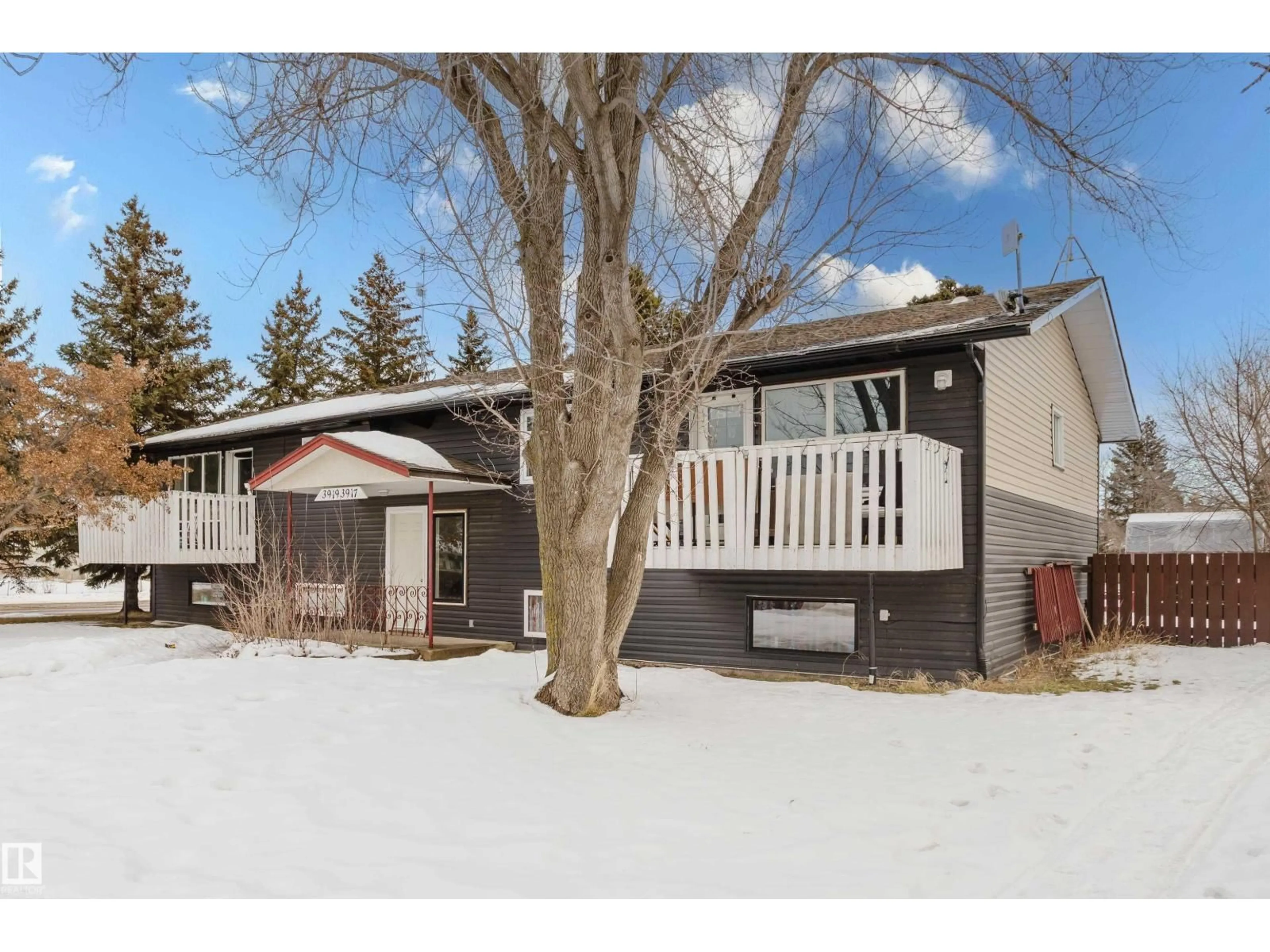 Unknown for 3917/3919 54 ST, Wetaskiwin Alberta T9A1S6