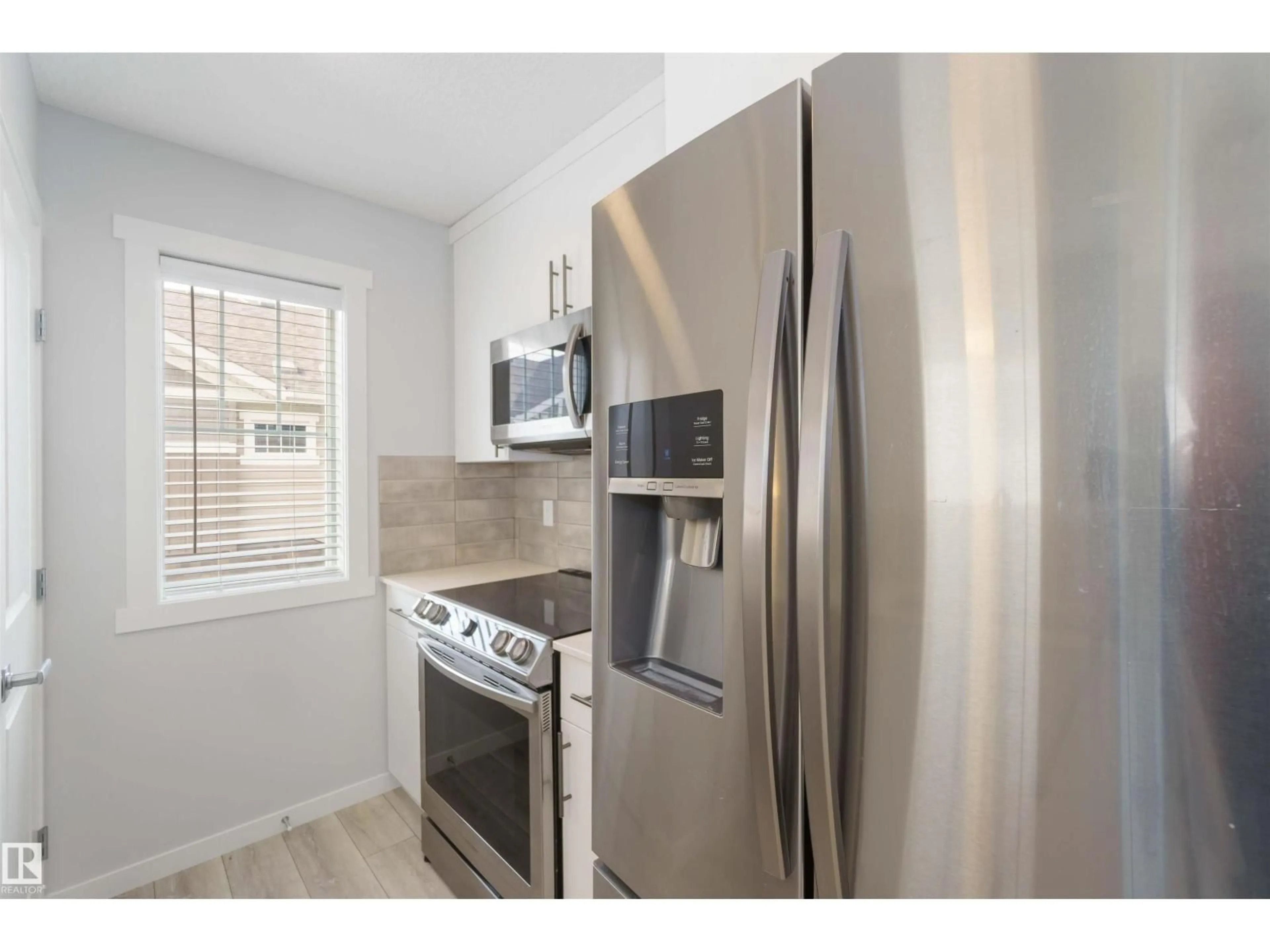 Standard kitchen, unknown for 77 17832 78 ST NW, Edmonton Alberta T5Z0P7