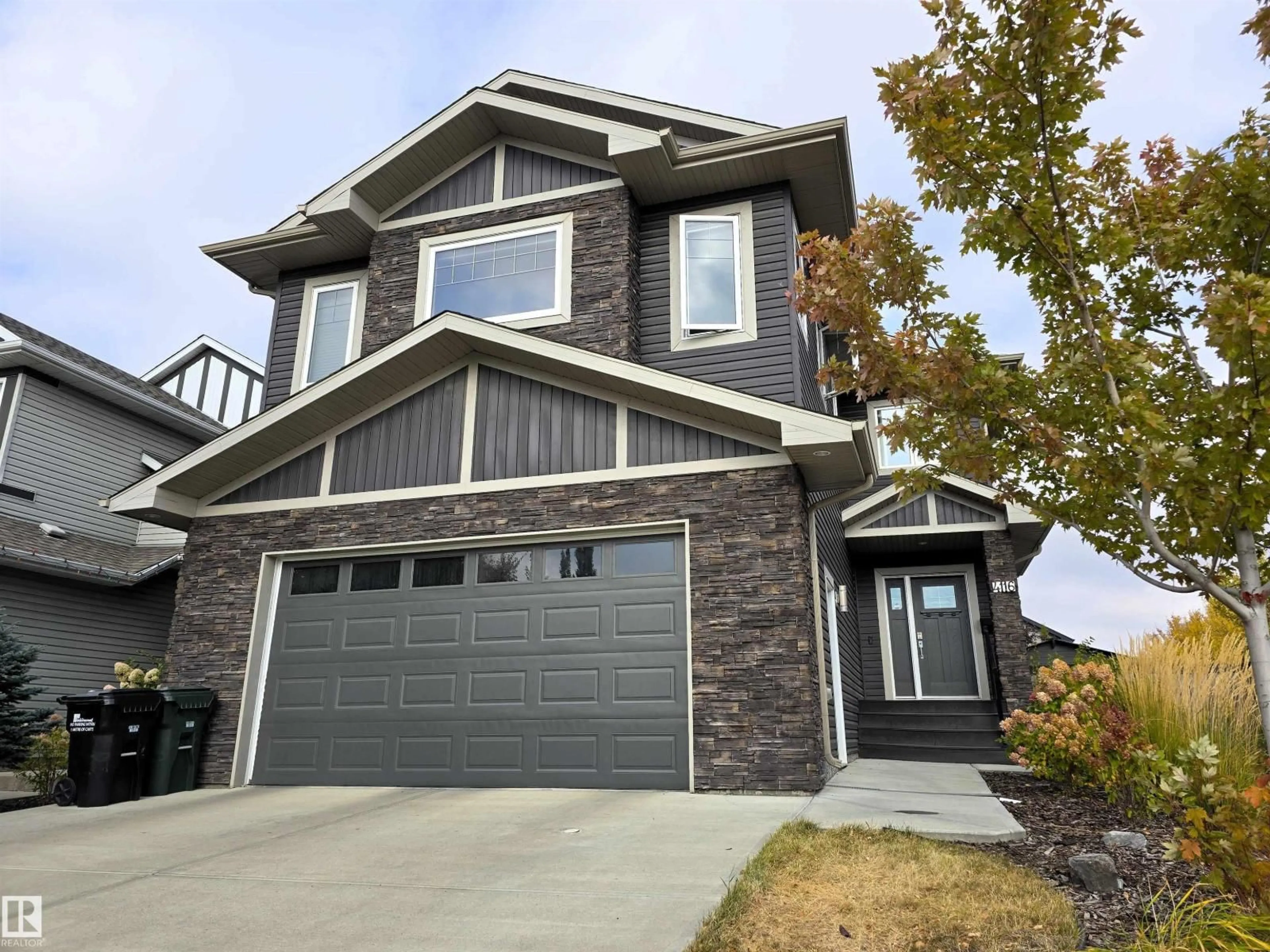 Home with vinyl exterior material, street for 4116 SUMMERLAND DR, Sherwood Park Alberta T8H0R1