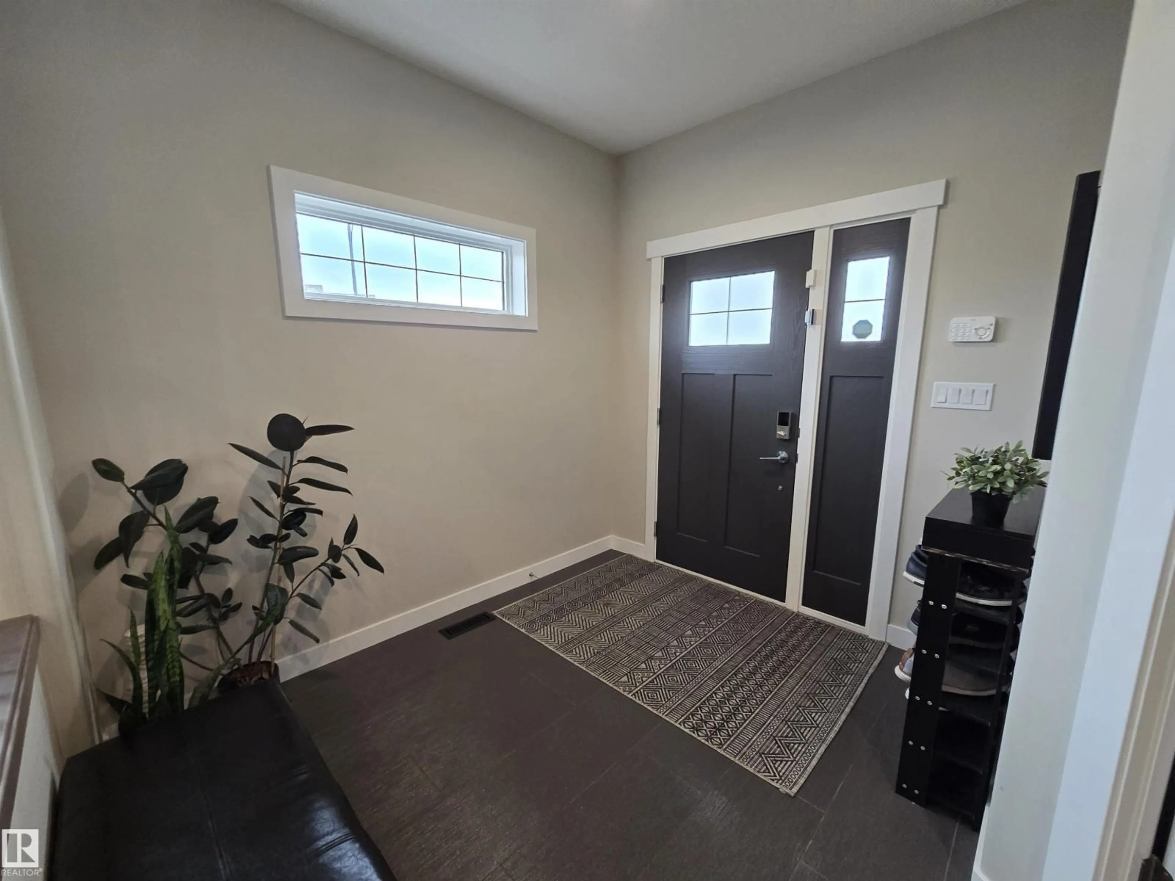 Indoor entryway for 4116 SUMMERLAND DR, Sherwood Park Alberta T8H0R1