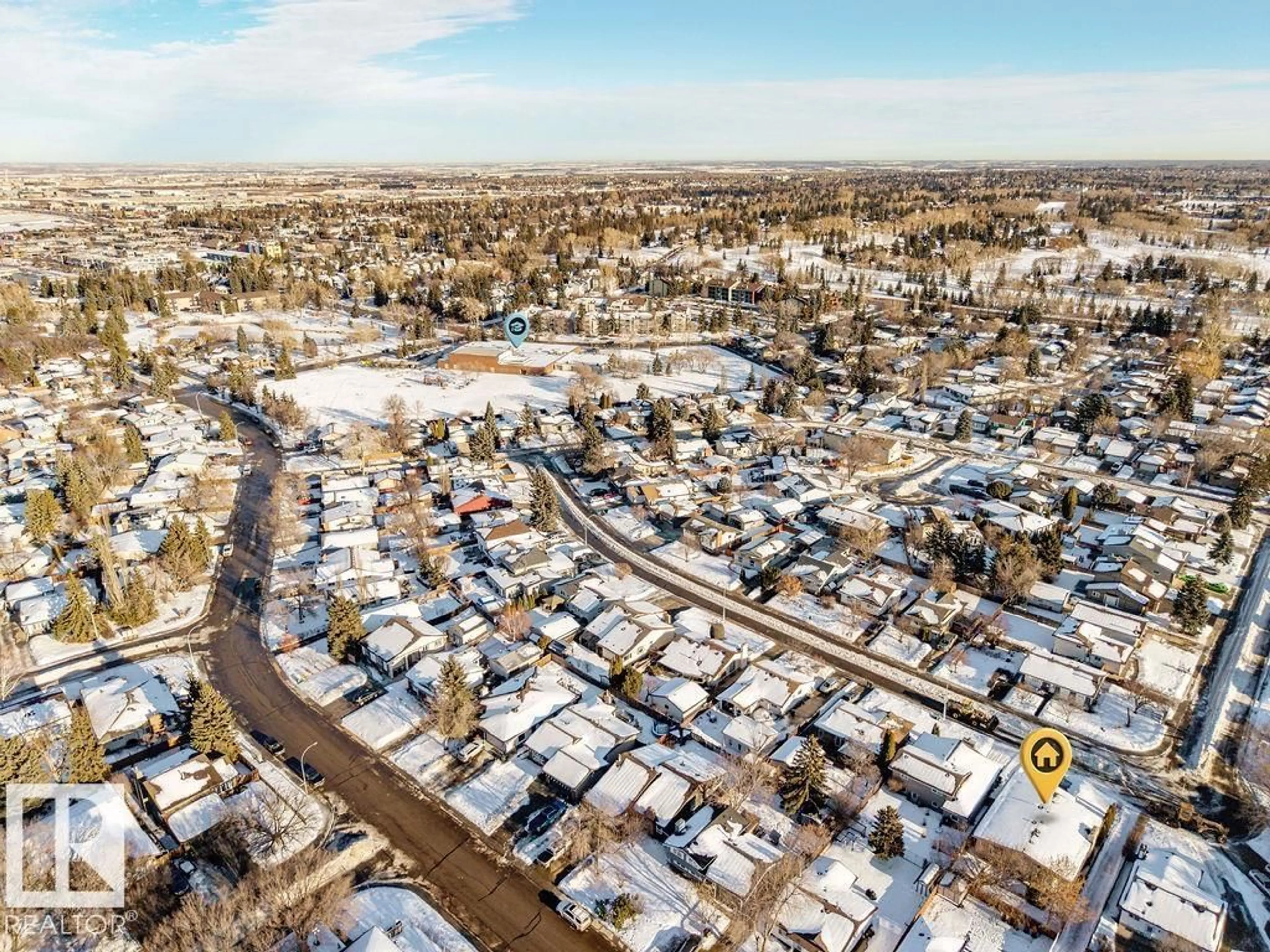 A pic from outside/outdoor area/front of a property/back of a property/a pic from drone, street for 106 WOODBINE RD, Sherwood Park Alberta T8A0R4