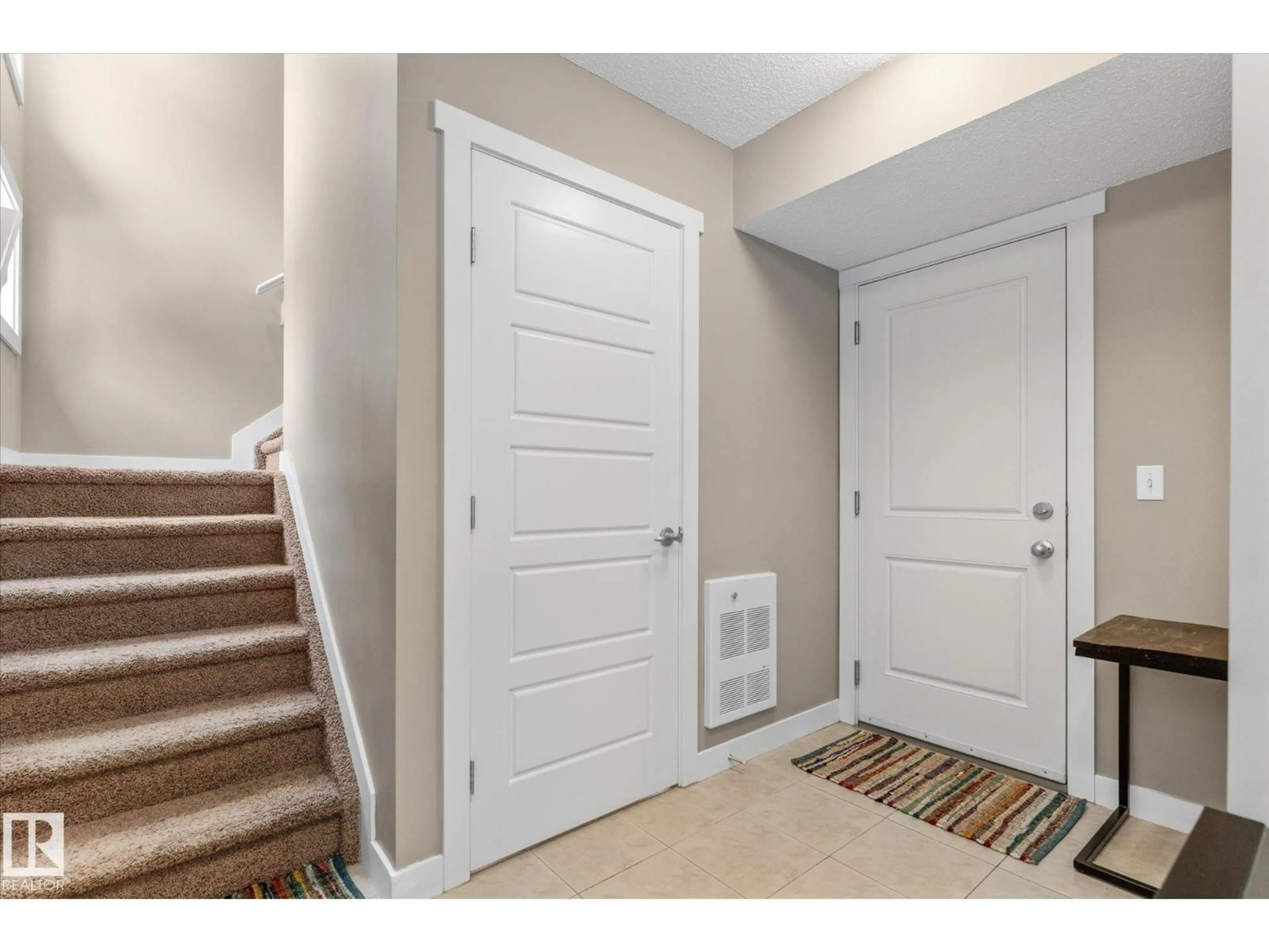 Indoor entryway for 72 12815 CUMBERLAND RD, Edmonton Alberta T6V0M2