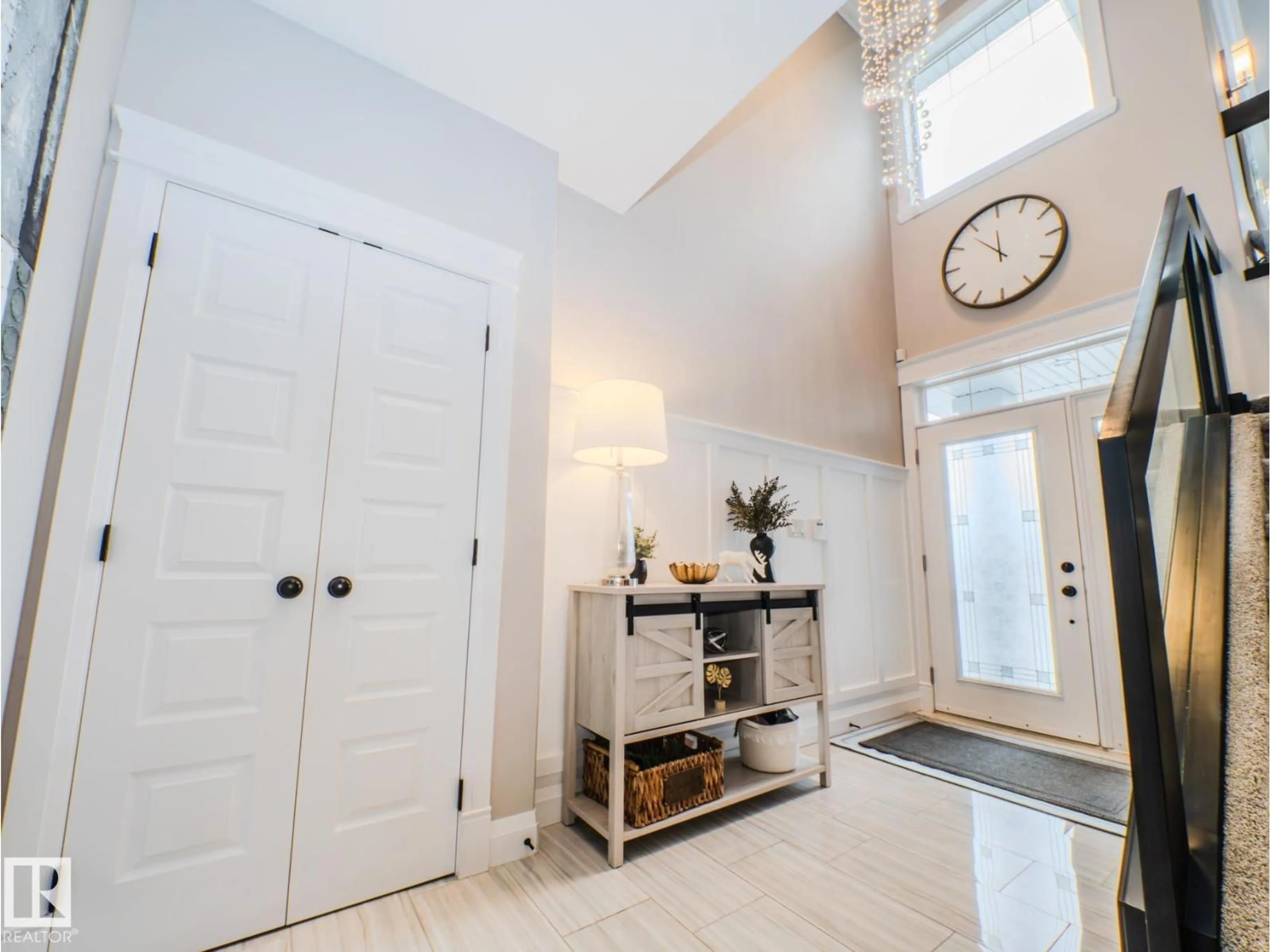 Indoor entryway for 2611 BLUE JAY CL, Edmonton Alberta T5S0J7