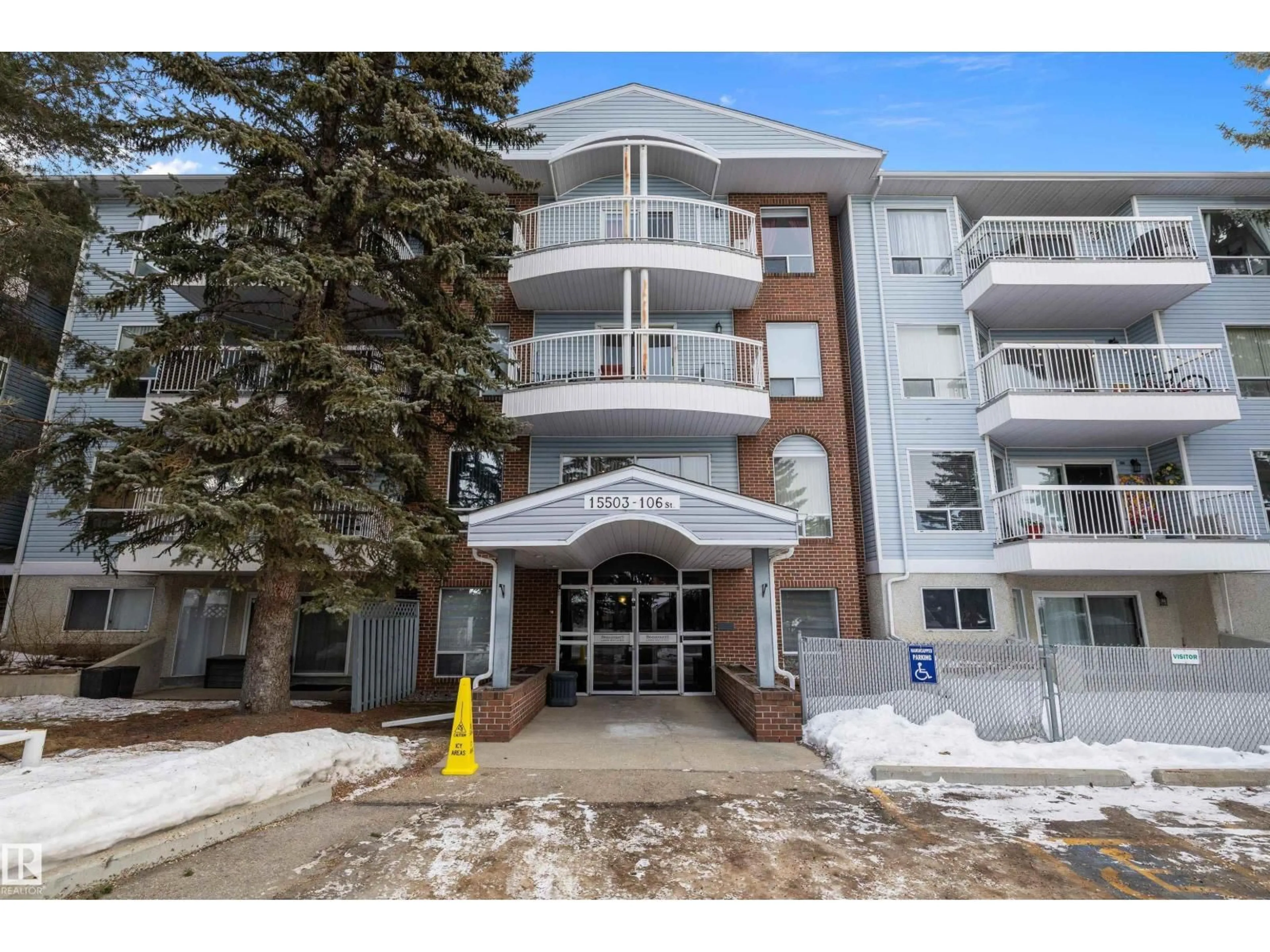 Indoor foyer for #110 - 15503 106 ST, Edmonton Alberta T5X5W7