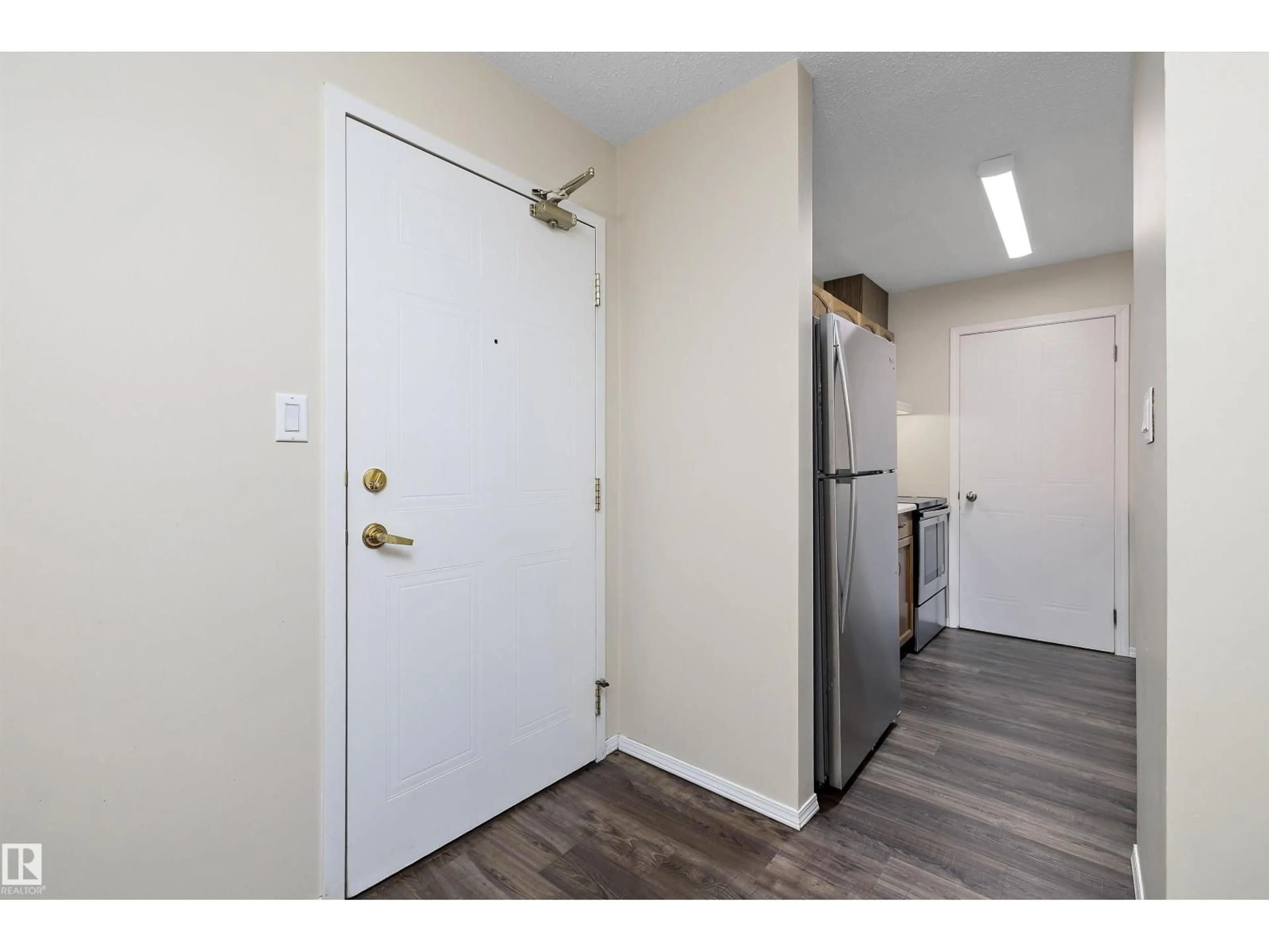 Indoor entryway for #110 - 15503 106 ST, Edmonton Alberta T5X5W7