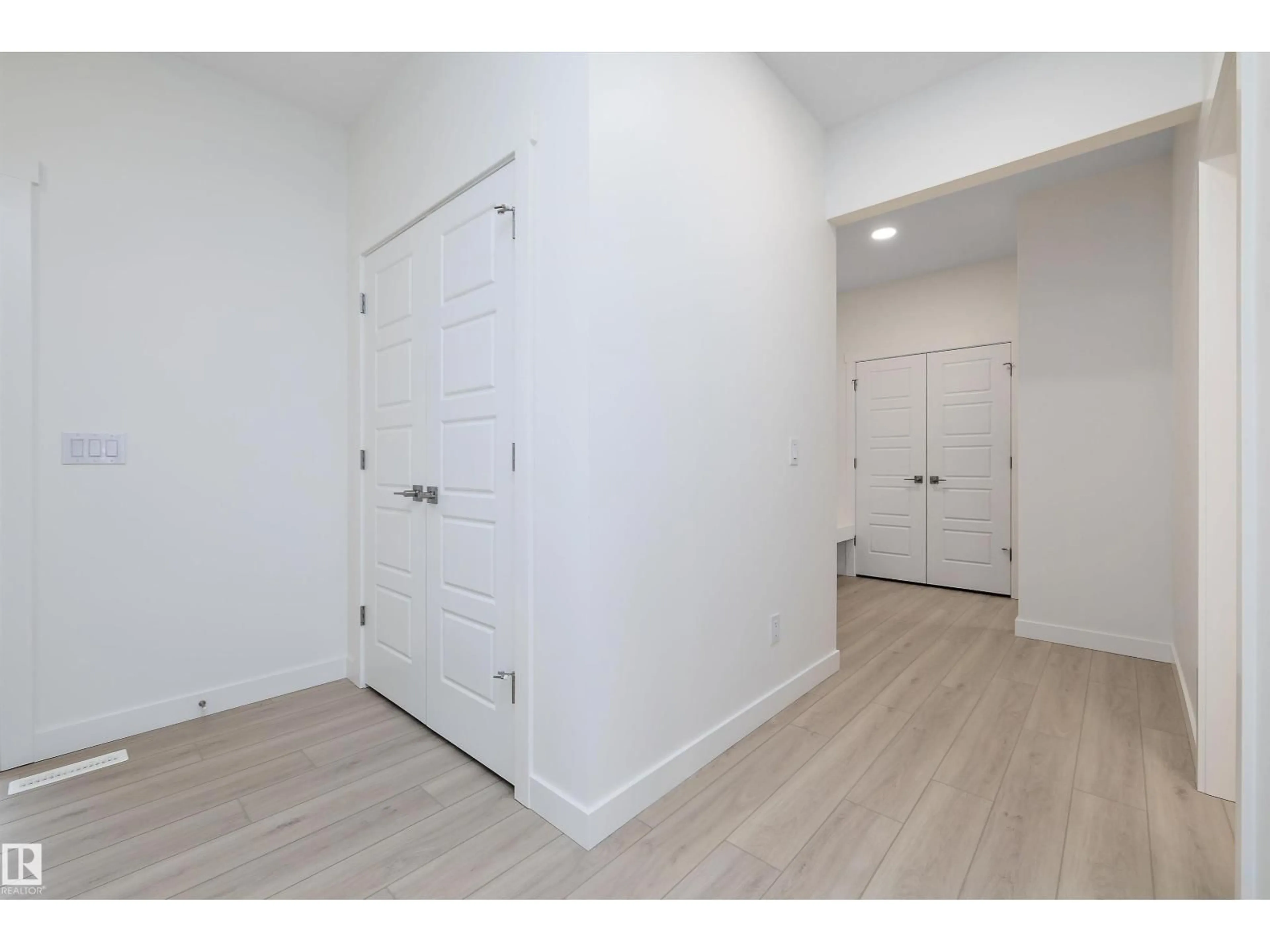 Unknown for 93 SUNLAND WY, Sherwood Park Alberta T8H2Y6