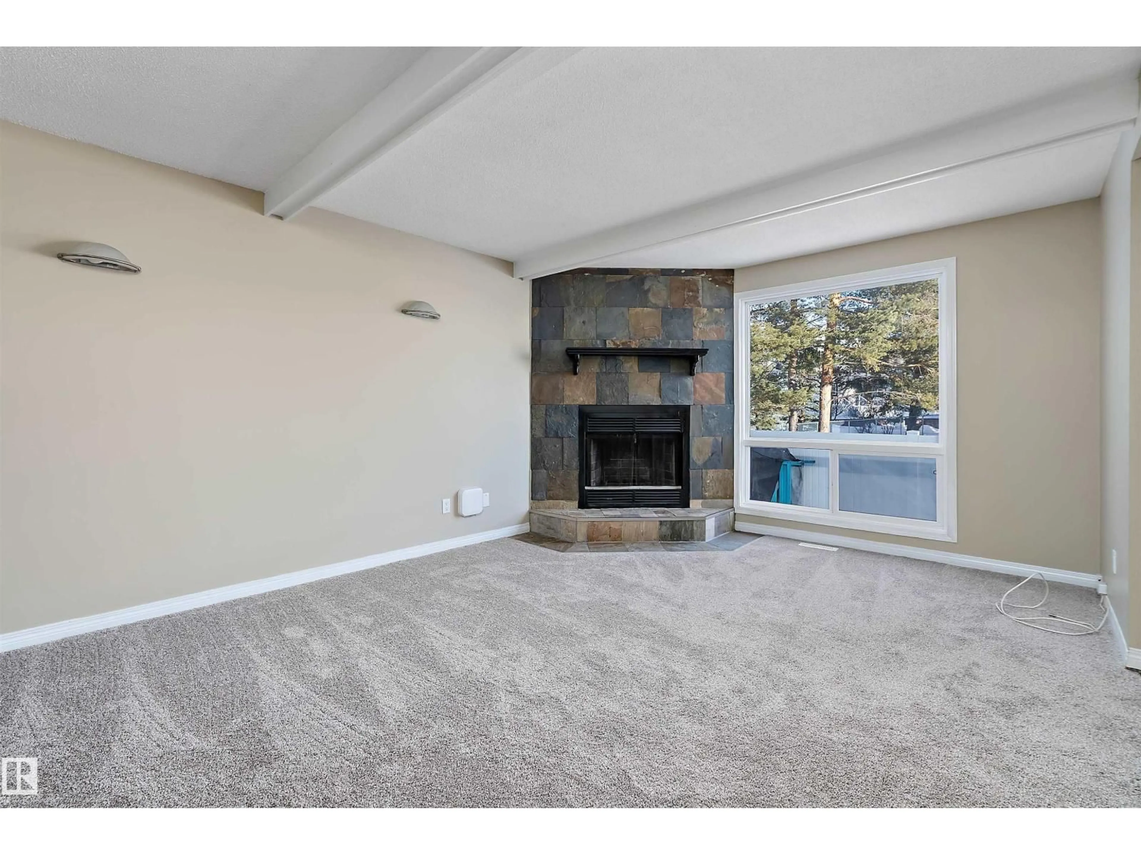 Unknown for NW - 14583 121 ST, Edmonton Alberta T5X2S2