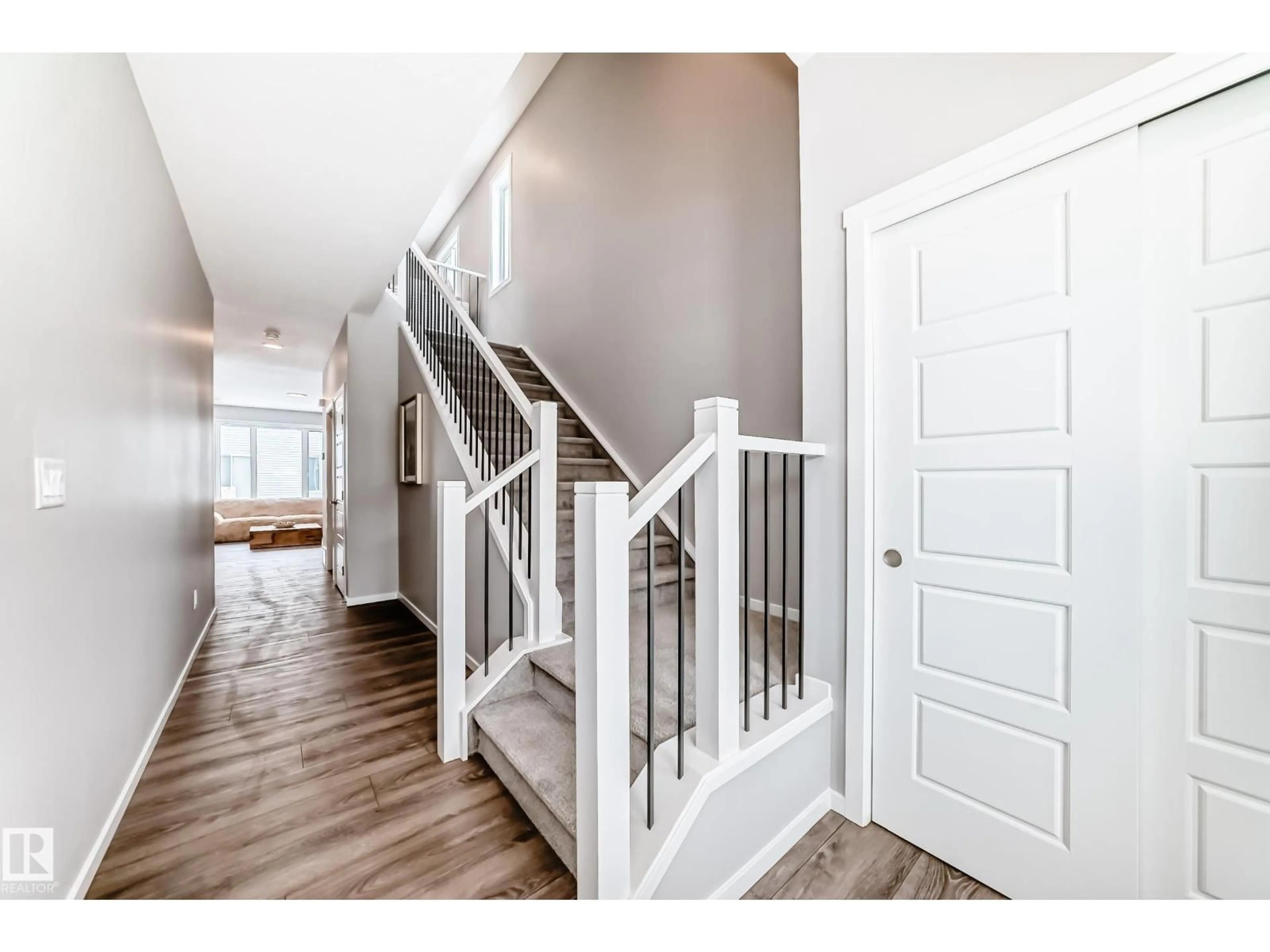 Indoor entryway for NW - 2031 209 ST, Edmonton Alberta T6M2P5