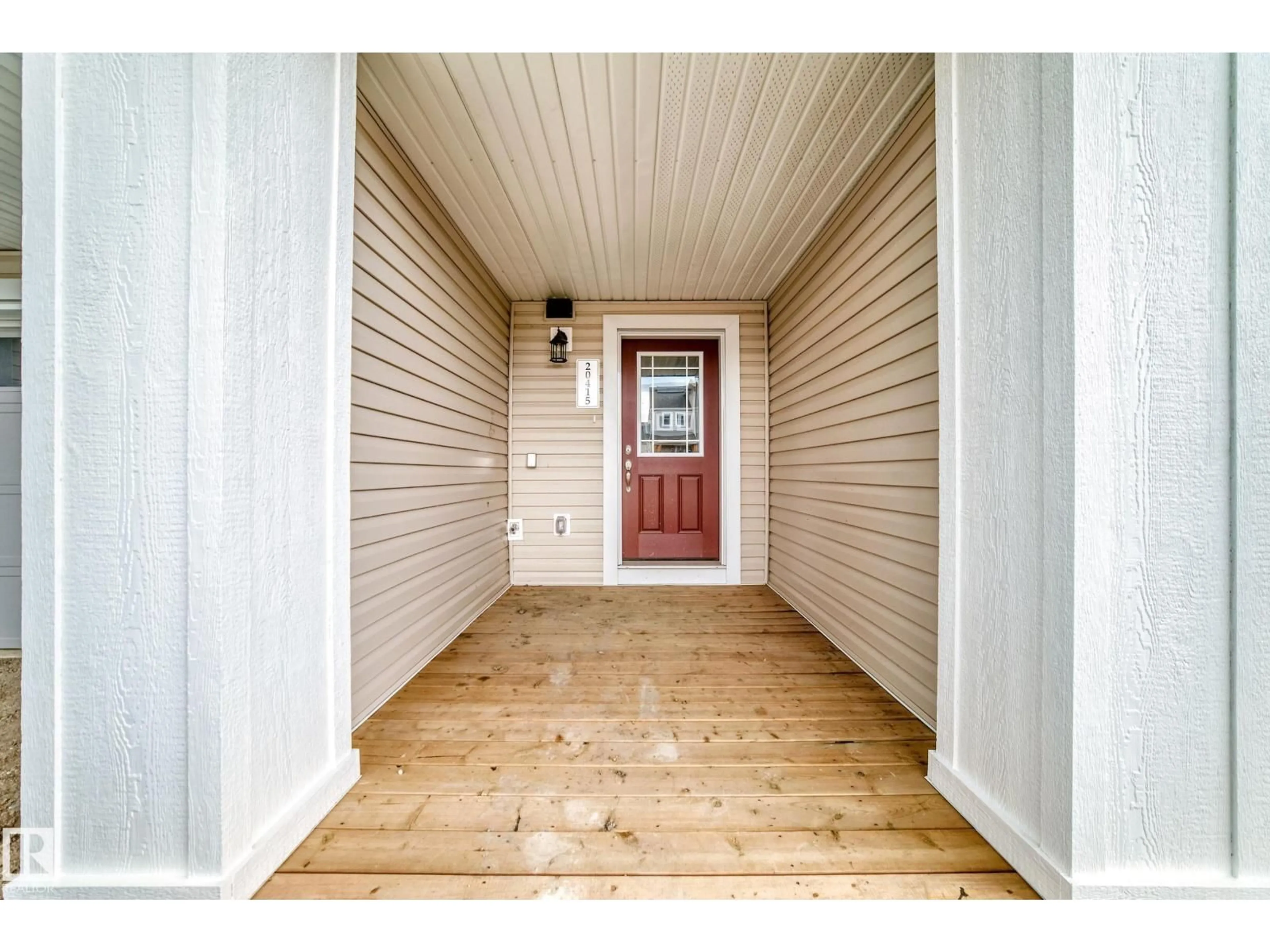 Indoor entryway for 20415 16 AV, Edmonton Alberta T6M3E6