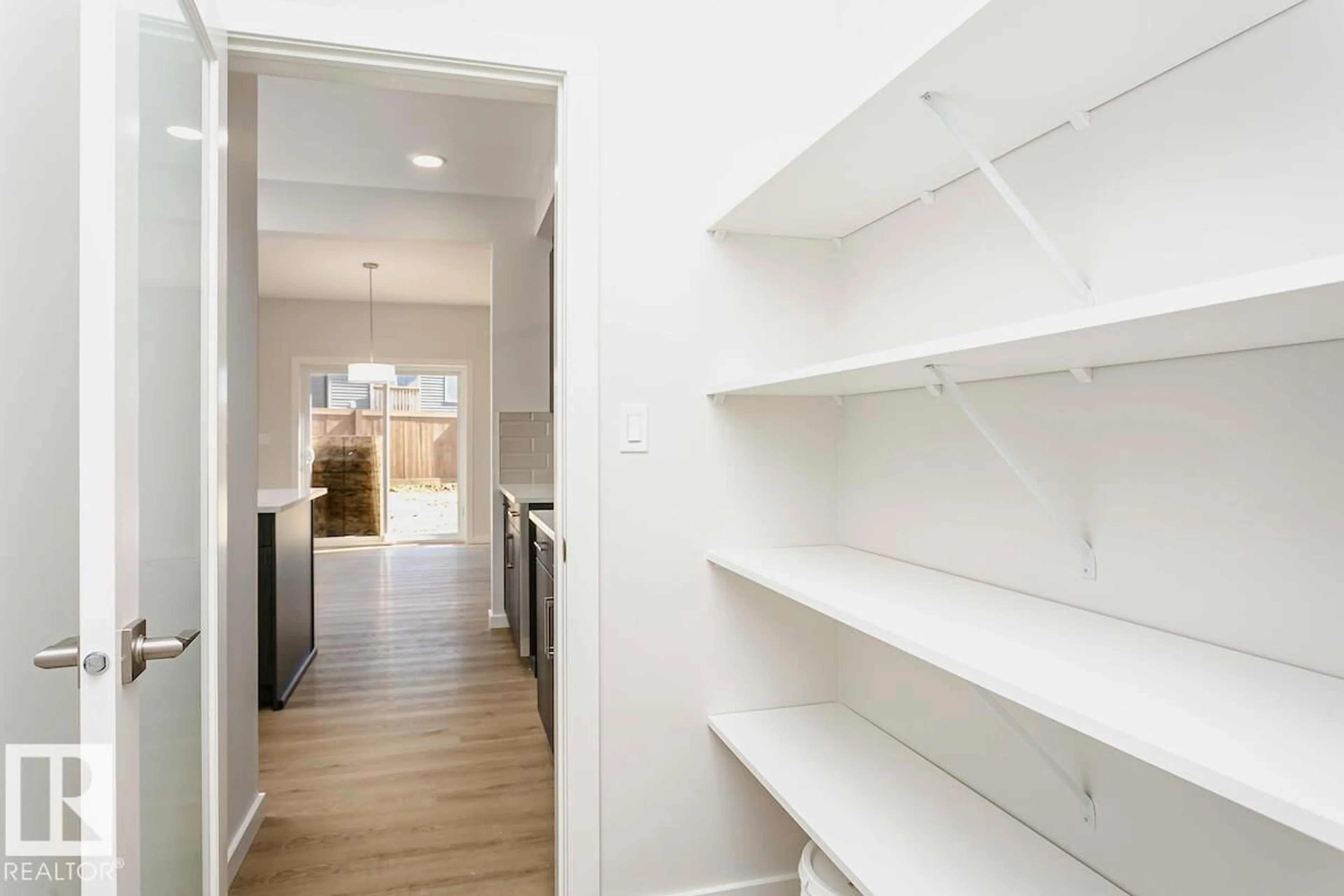 Indoor entryway for 6275 29 AV, Edmonton Alberta T6X3J3