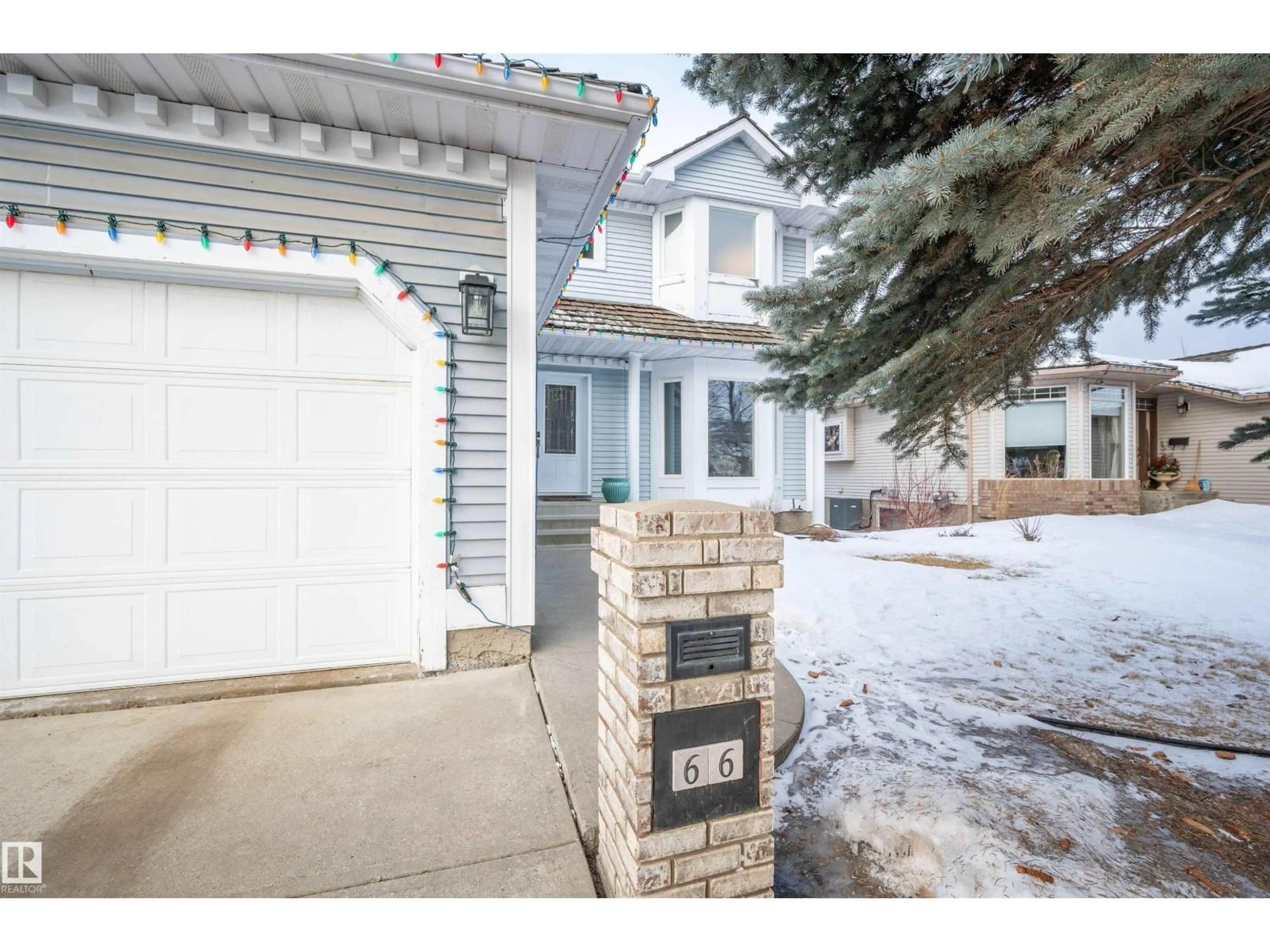 Indoor entryway for 66 RIDGEMONT CR, Sherwood Park Alberta T8A5N3