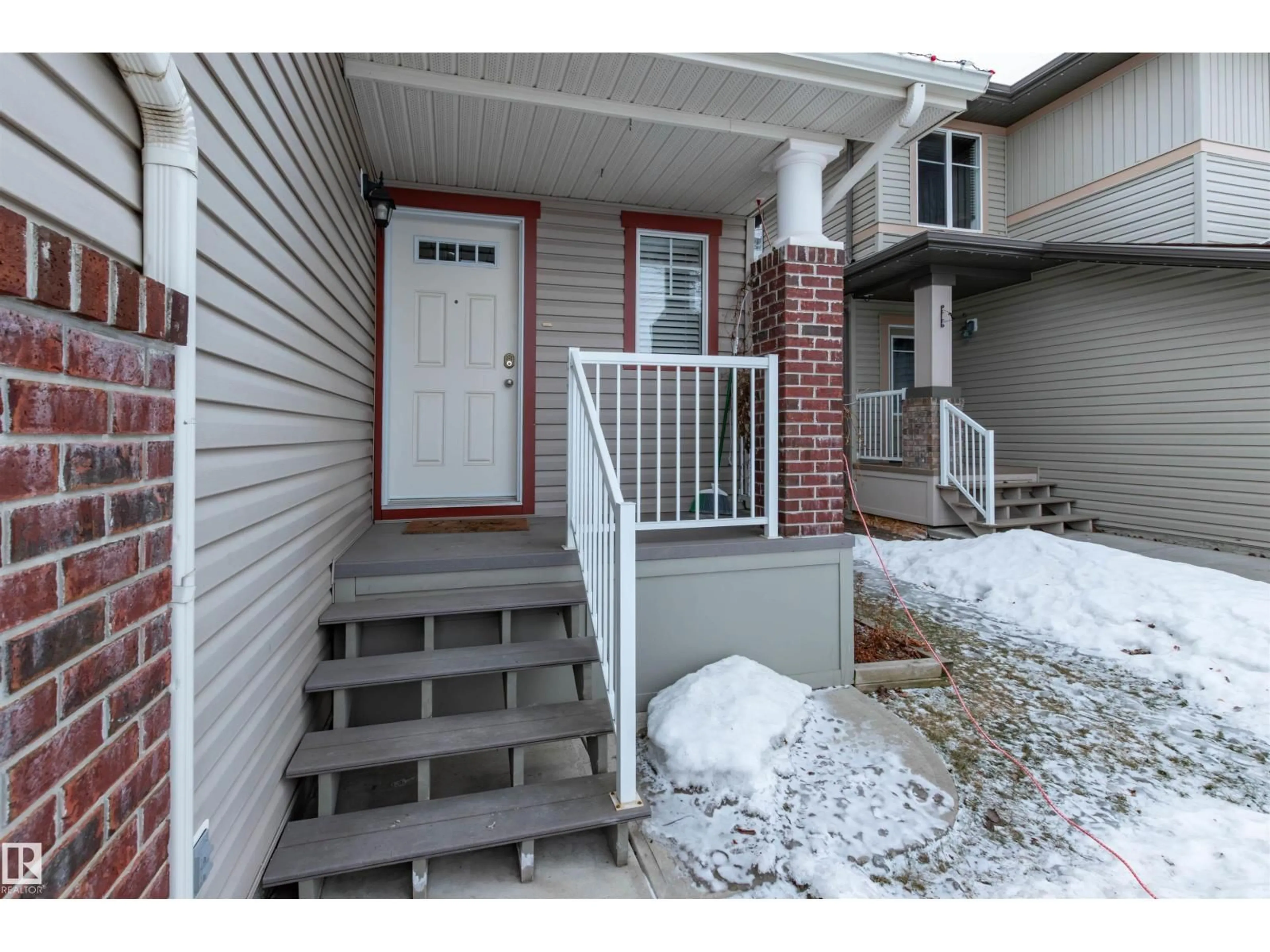 Indoor entryway for 6055 SUNBROOK LD, Sherwood Park Alberta T8H0J6