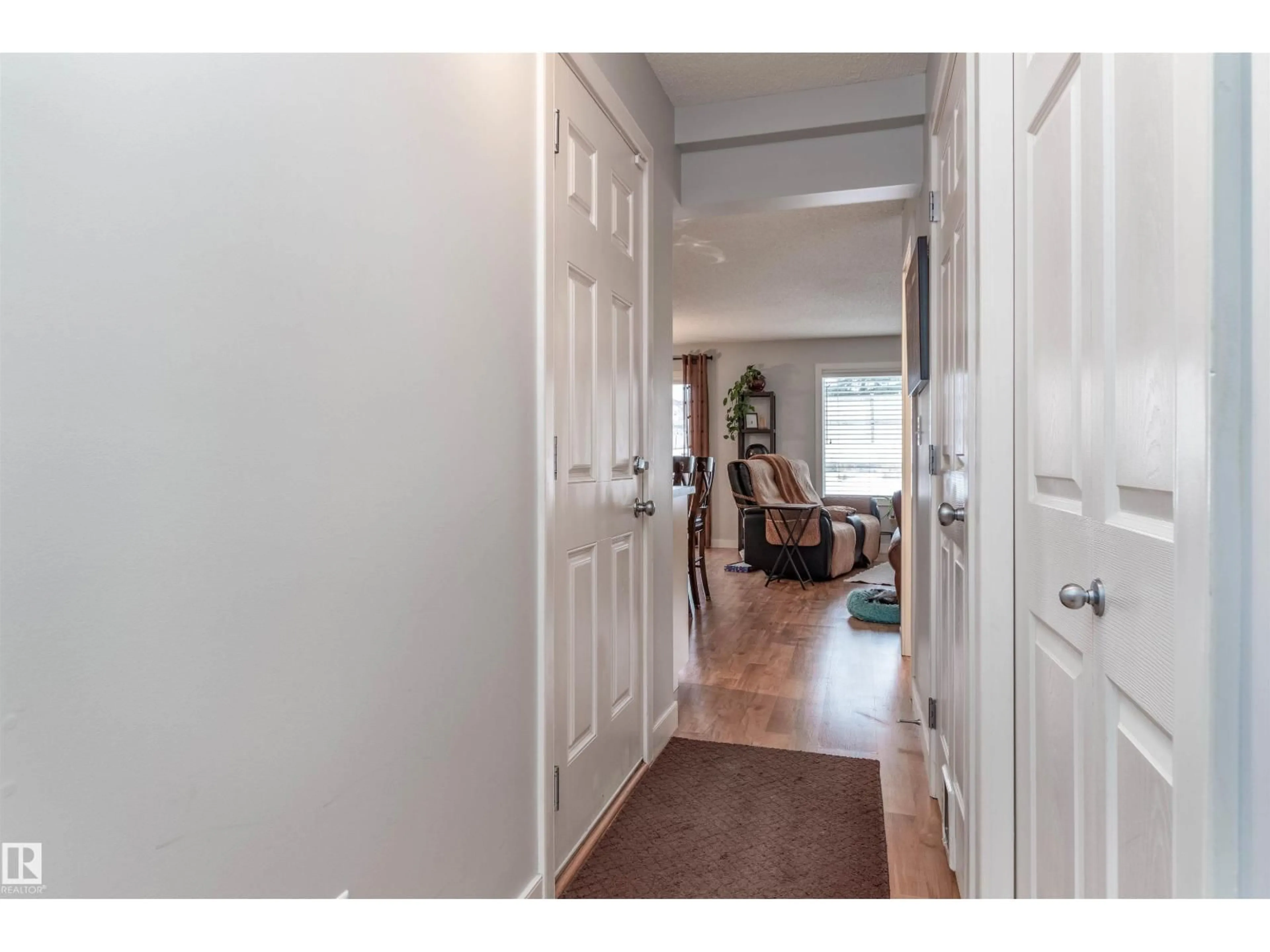 Indoor entryway for 6055 SUNBROOK LD, Sherwood Park Alberta T8H0J6