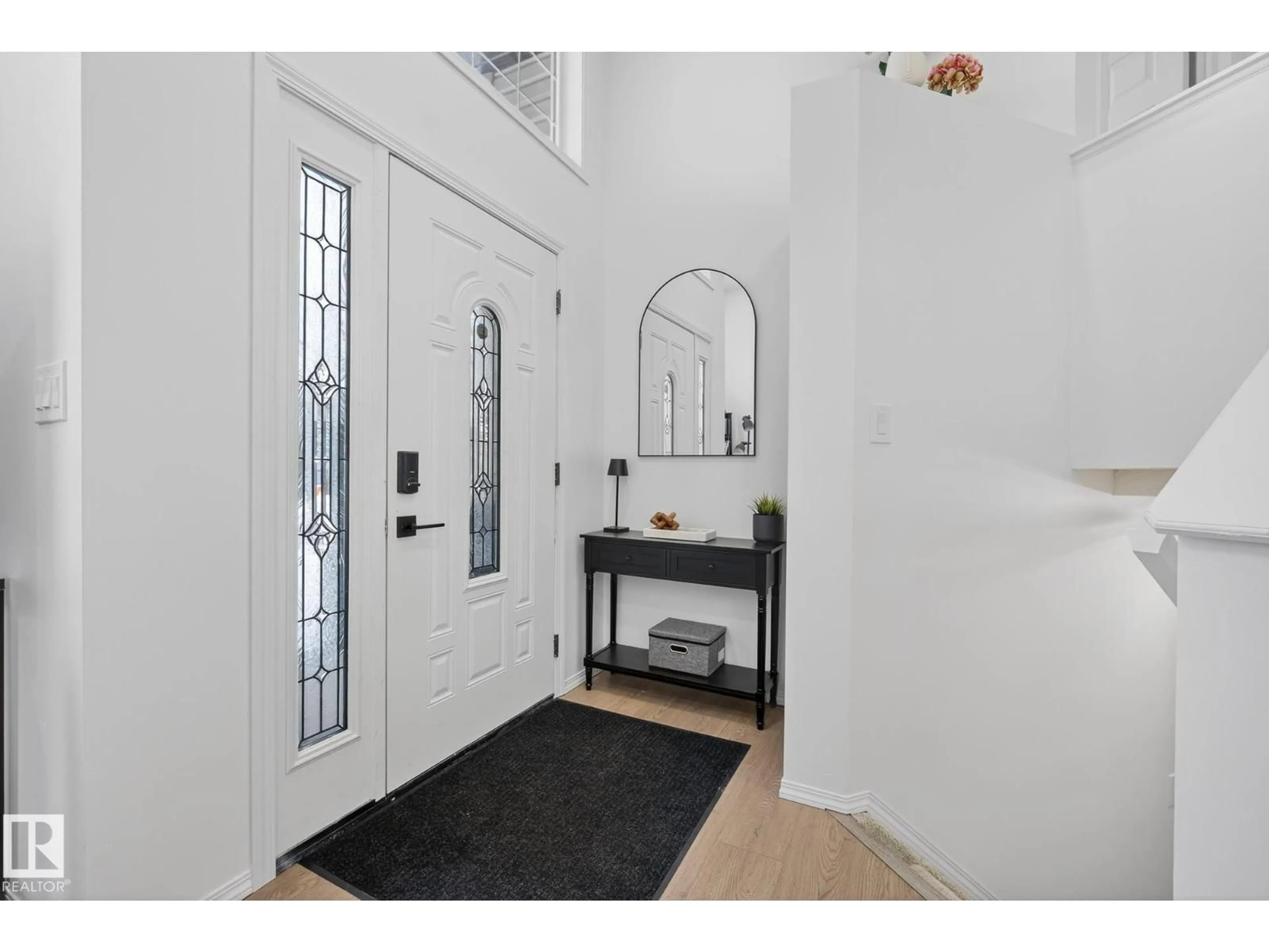 Indoor entryway for 4503 149 AV, Edmonton Alberta T5Y2Y9