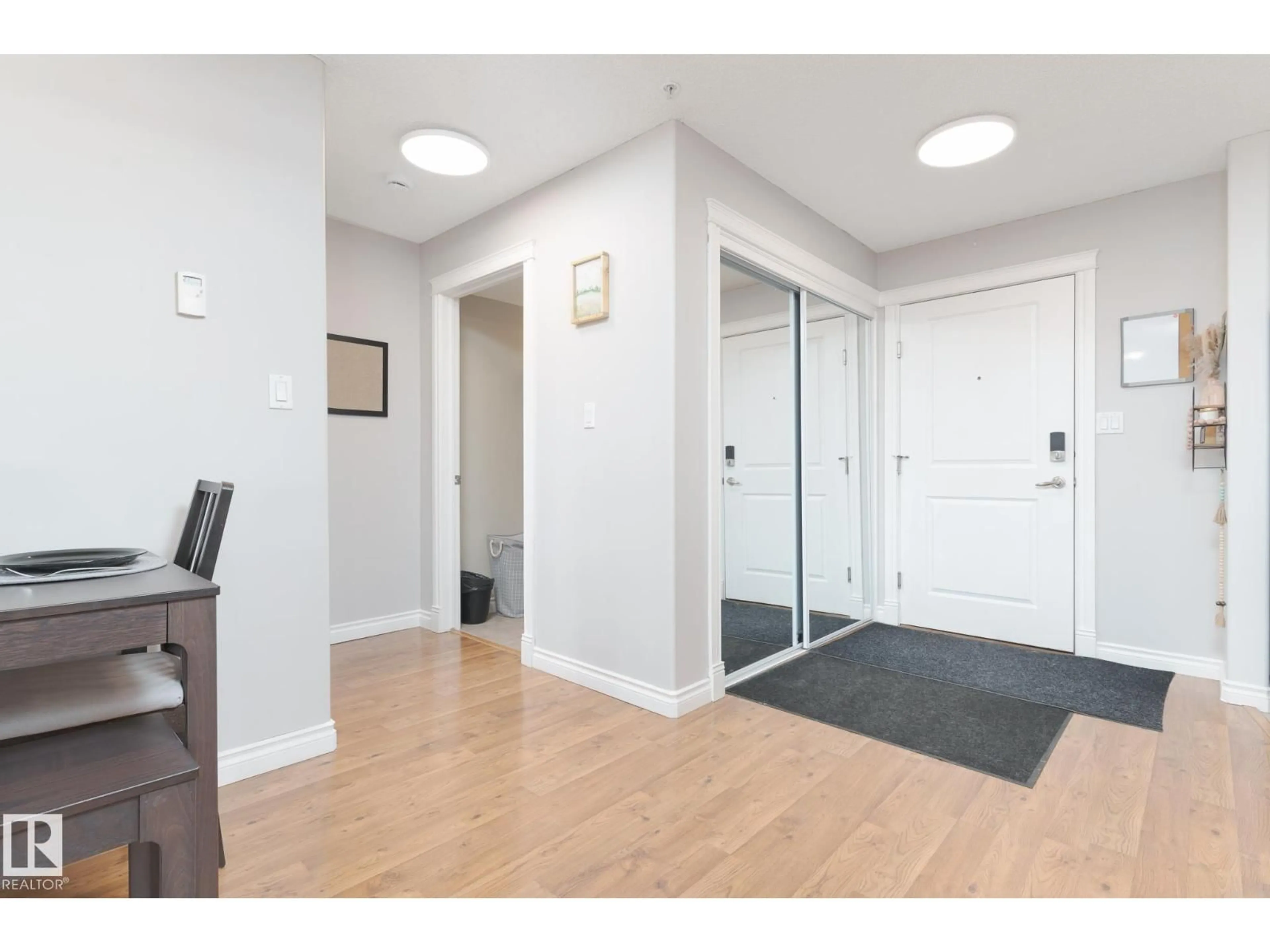 Indoor entryway for 303B - 6 SPRUCE RIDGE DR, Spruce Grove Alberta T7X4P4