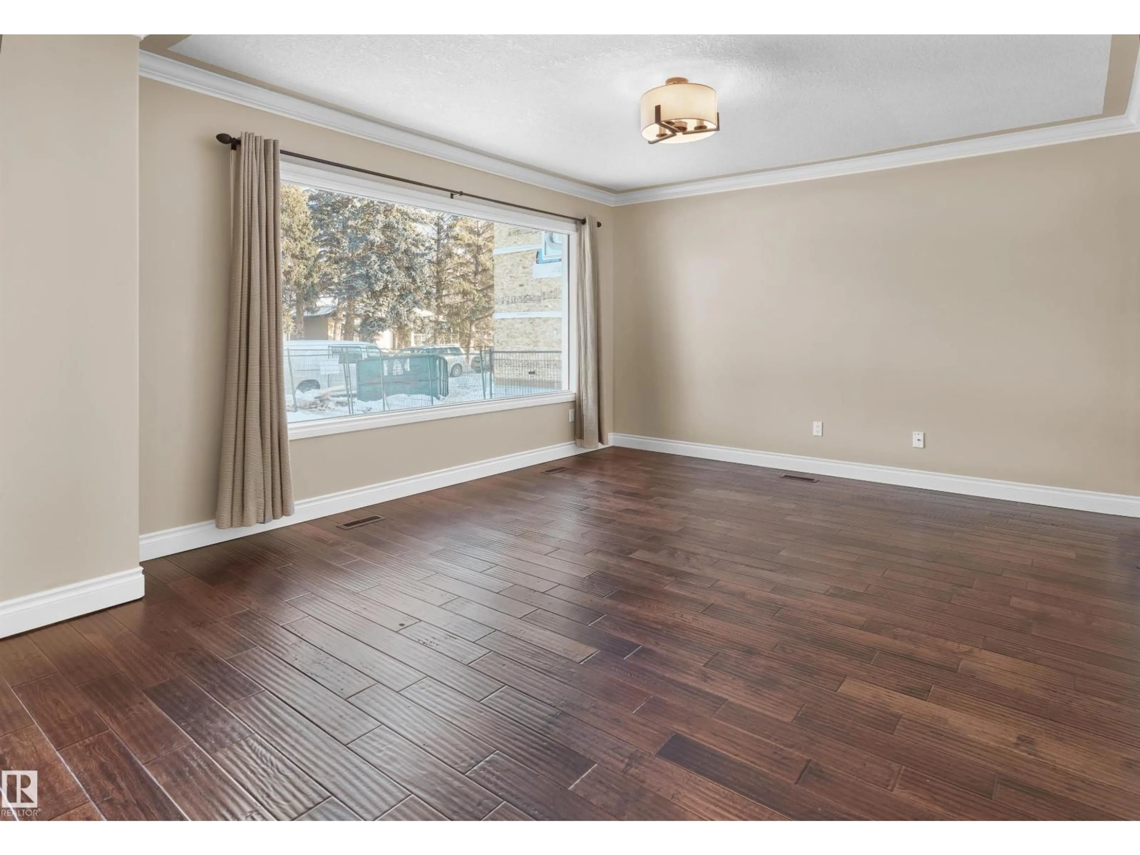 A pic of a room for 11567 80 AV, Edmonton Alberta T6G0R9