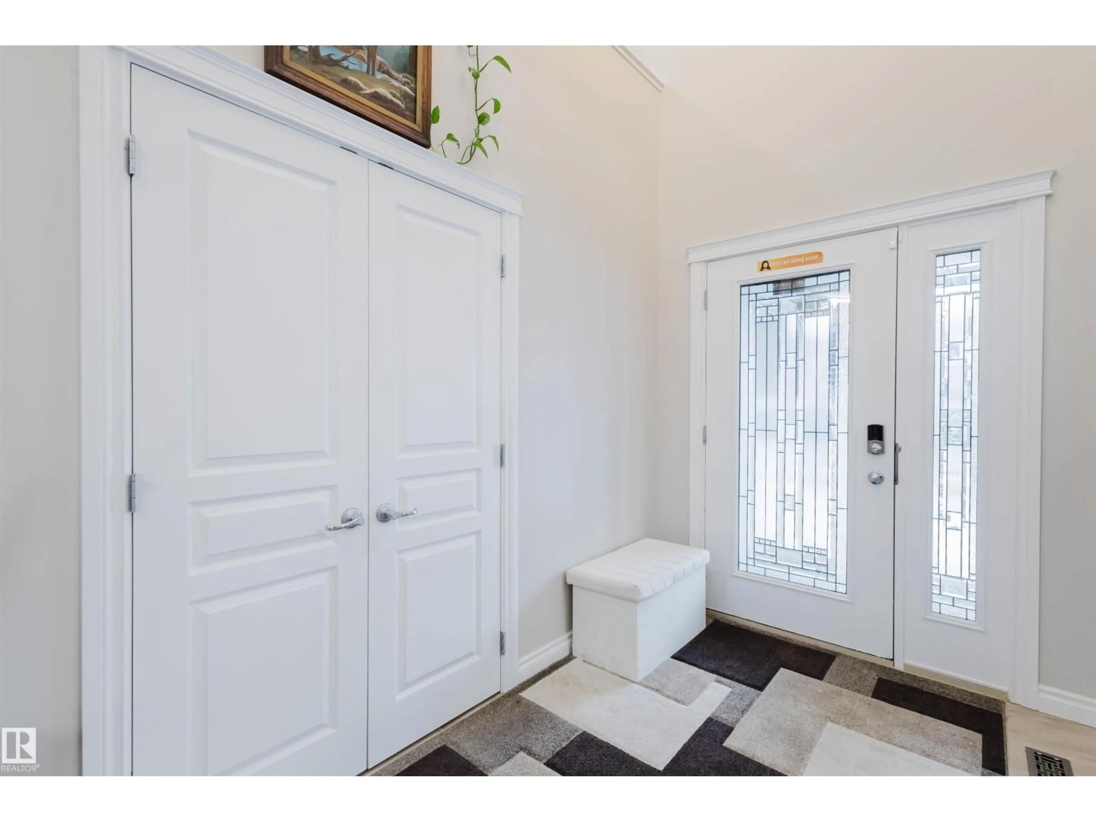 Indoor entryway for 3920 GINSBURG CR, Edmonton Alberta T5T4V1