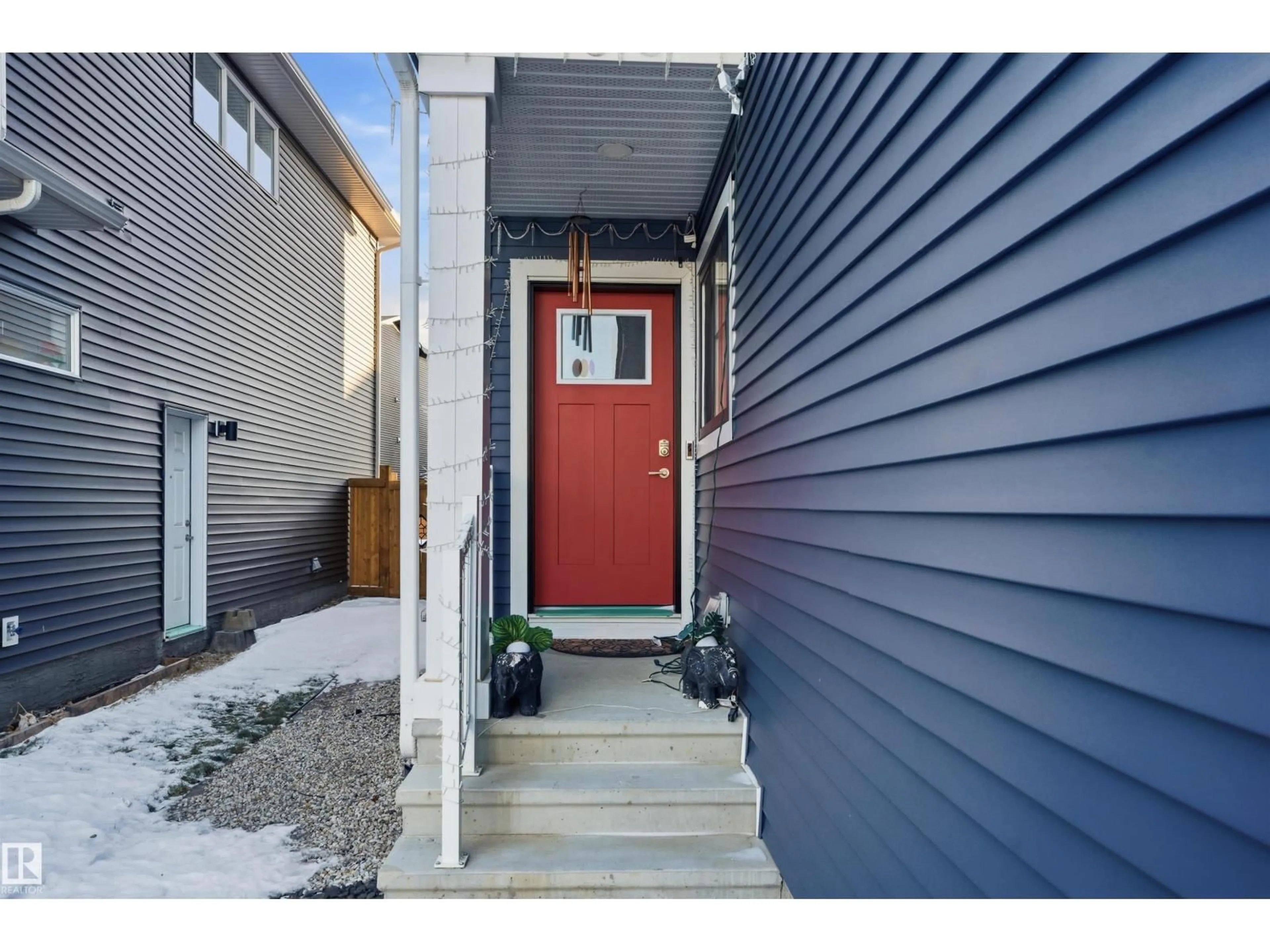 Indoor entryway for SW - 4339 HAWTHORN LANDING LD, Edmonton Alberta T6X3A1