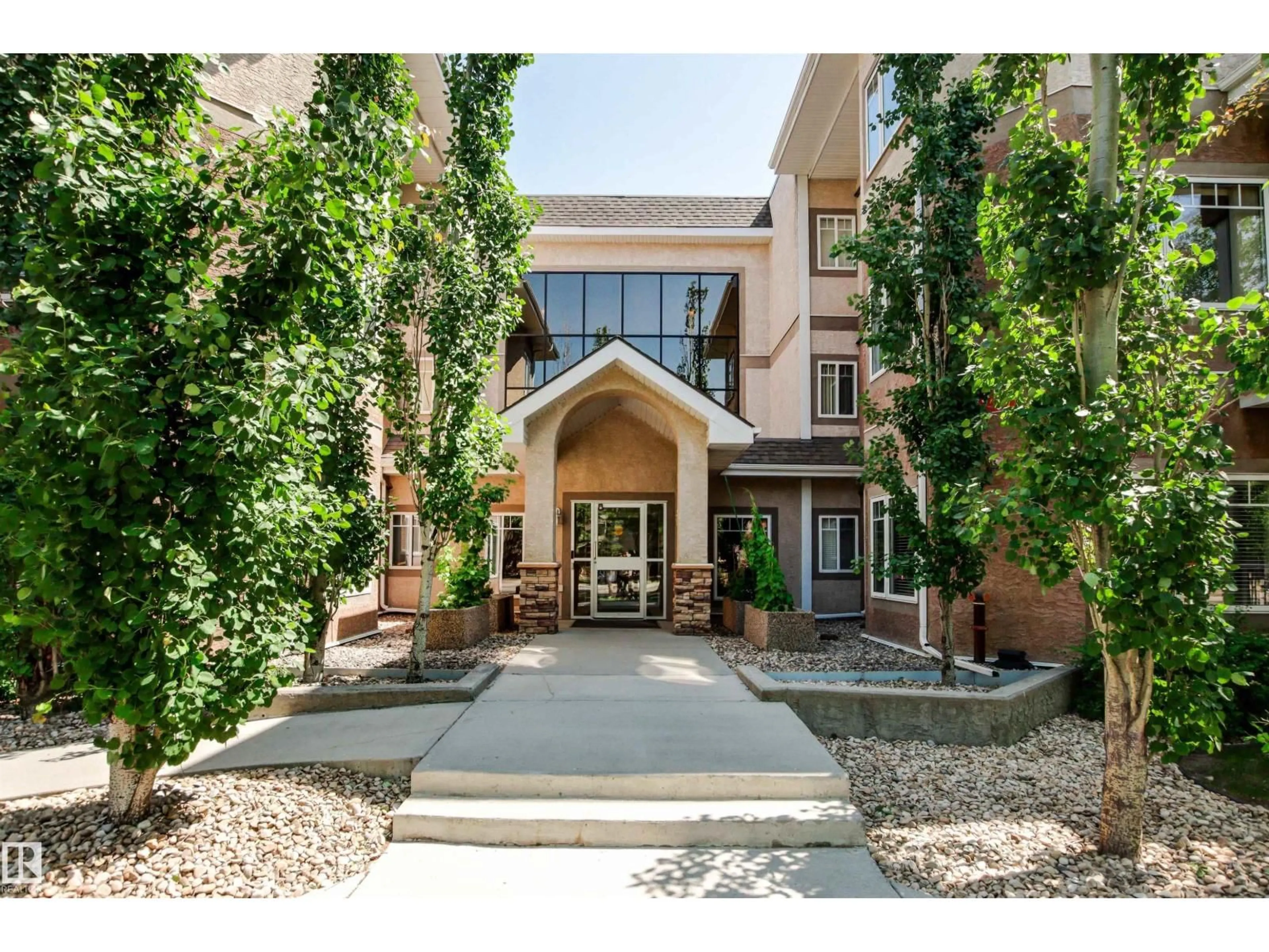 Indoor foyer for #101 - 8931 156 ST, Edmonton Alberta T5R1Y6