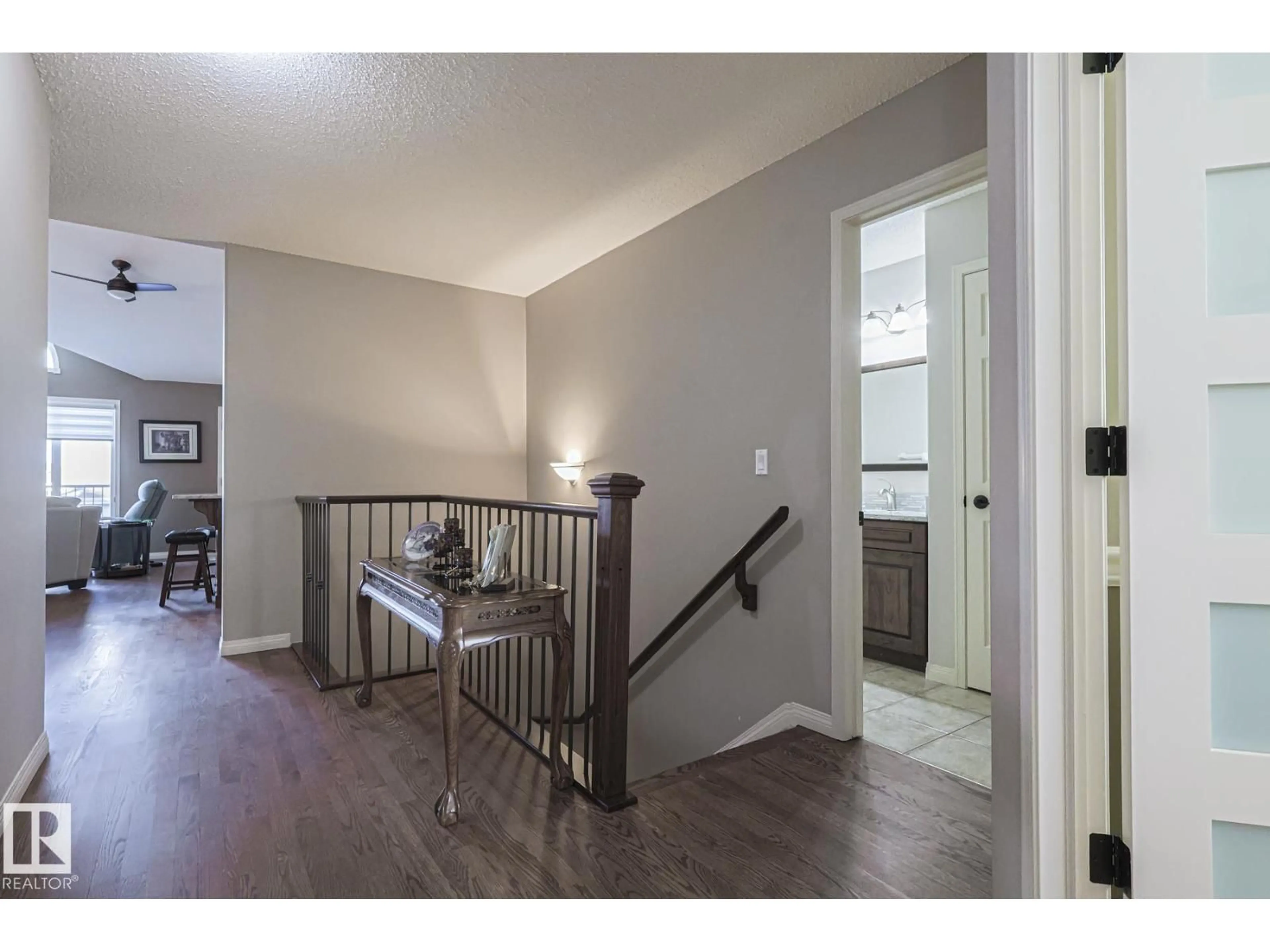 Indoor entryway for 32 600 REGENCY DR, Sherwood Park Alberta T8A6L6