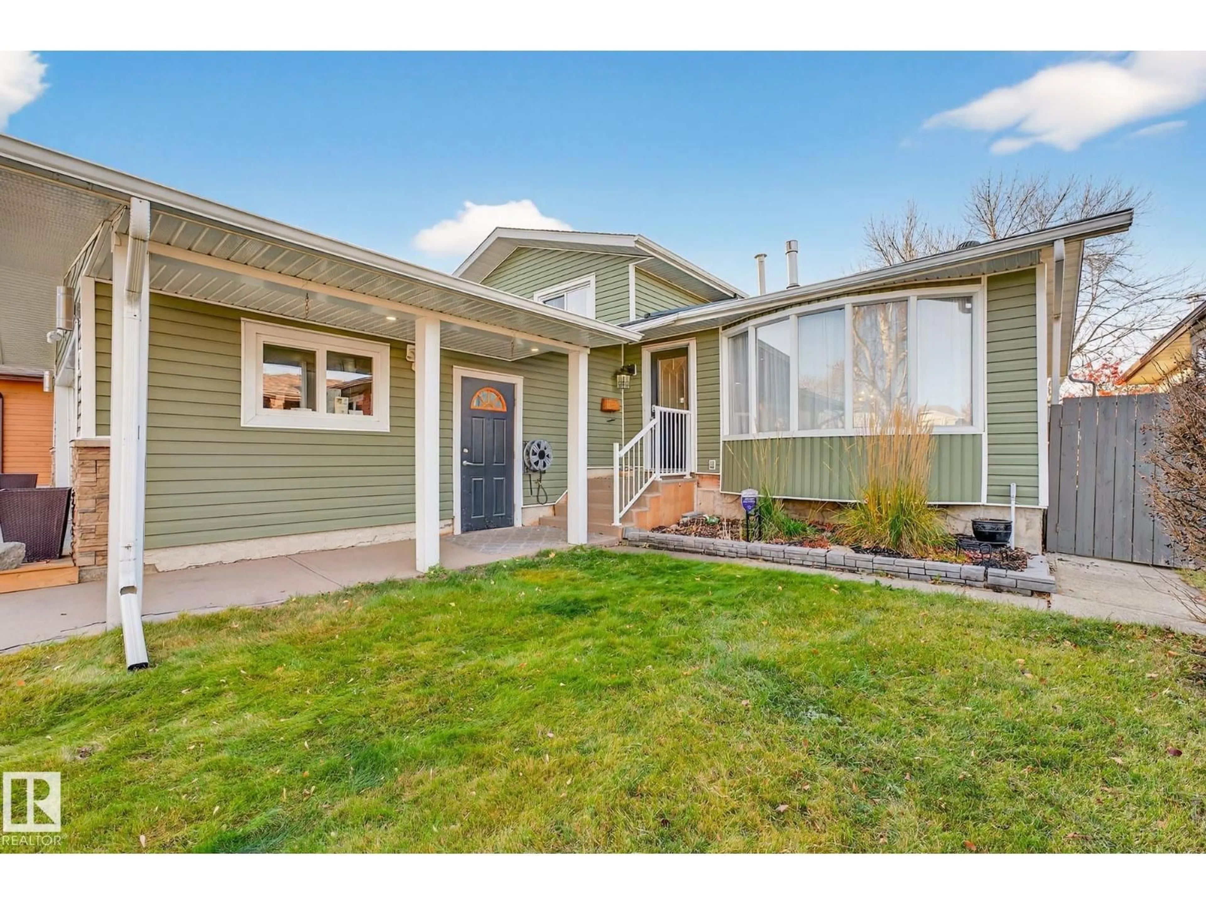 Home with vinyl exterior material, street for 4664 16A AV, Edmonton Alberta T6L2S2