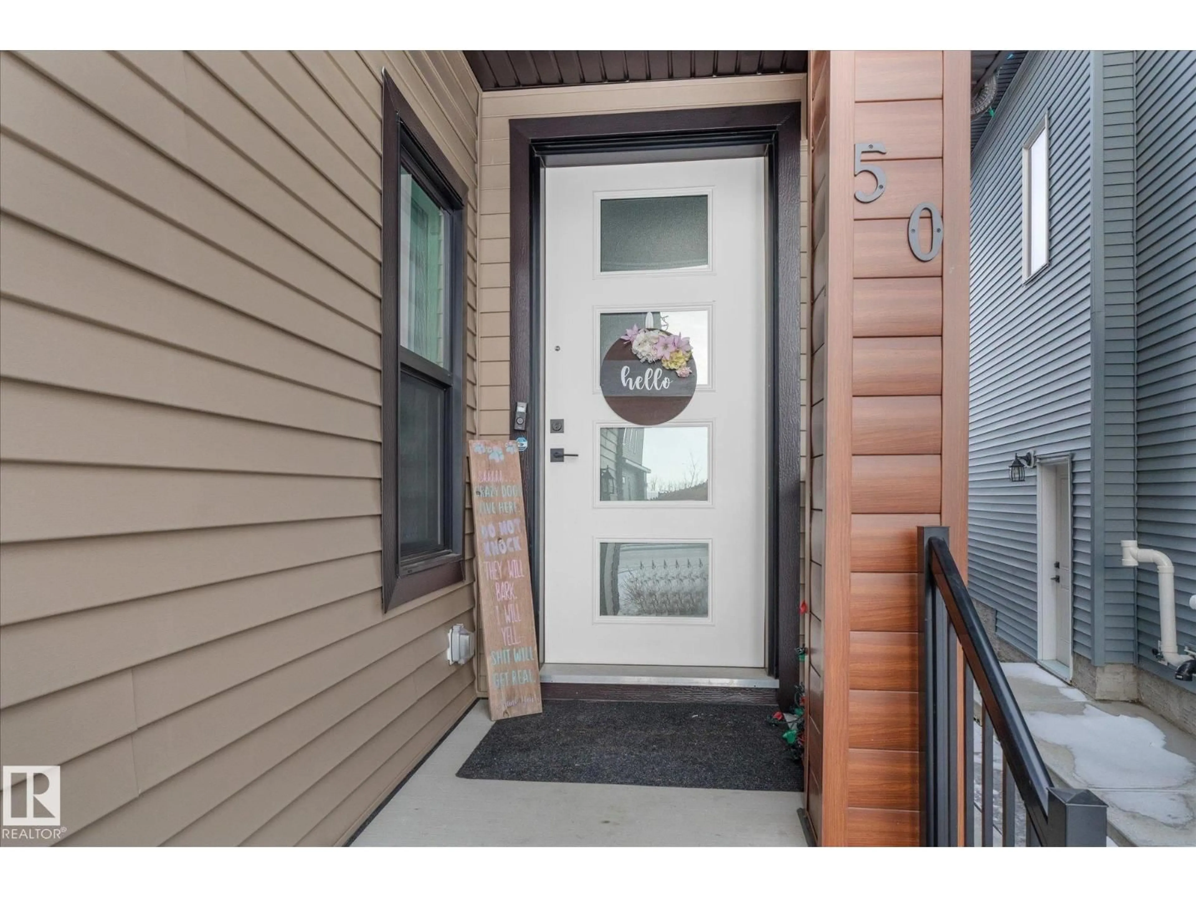 Indoor entryway for 50 GRASSVIEW CR, Spruce Grove Alberta T7X3G1