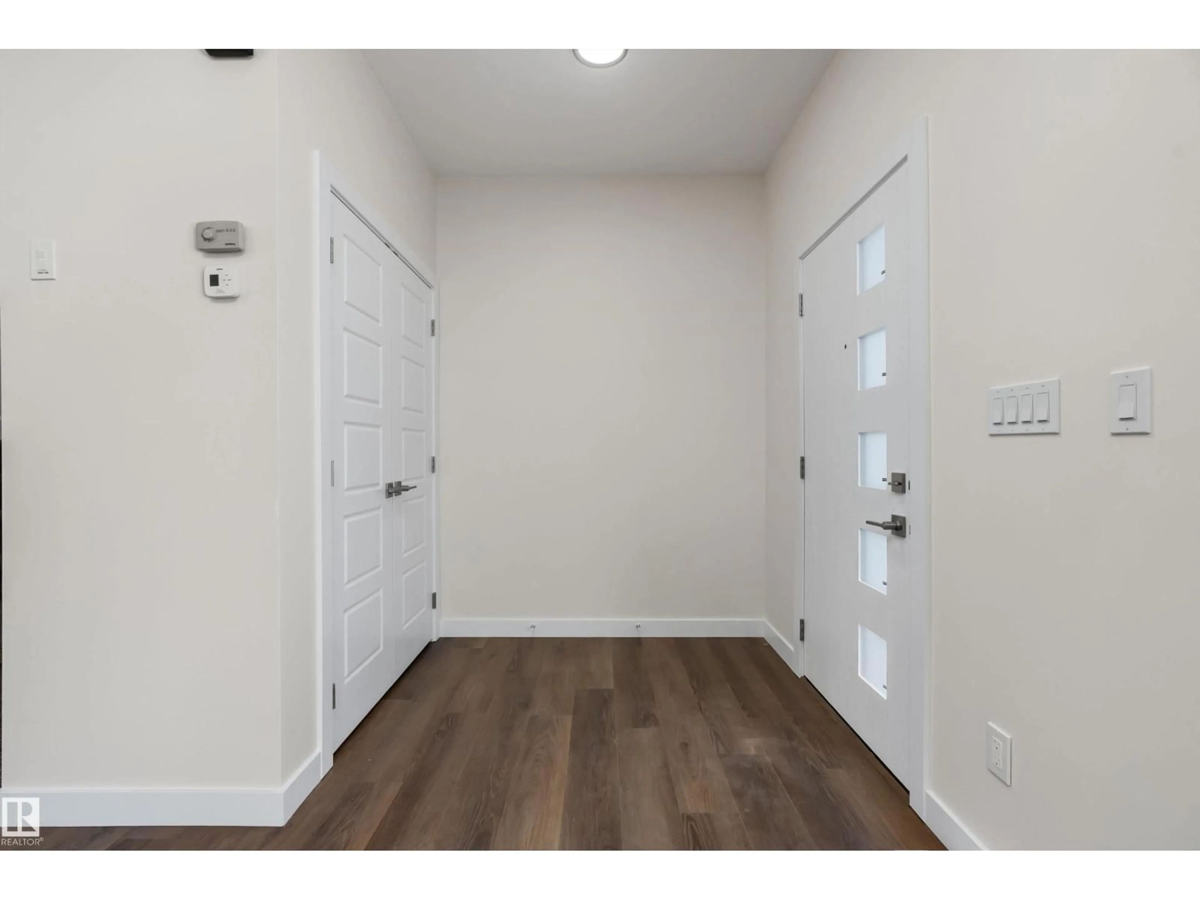 Indoor entryway for 70 PATRIOT WY, Spruce Grove Alberta T7X4E8