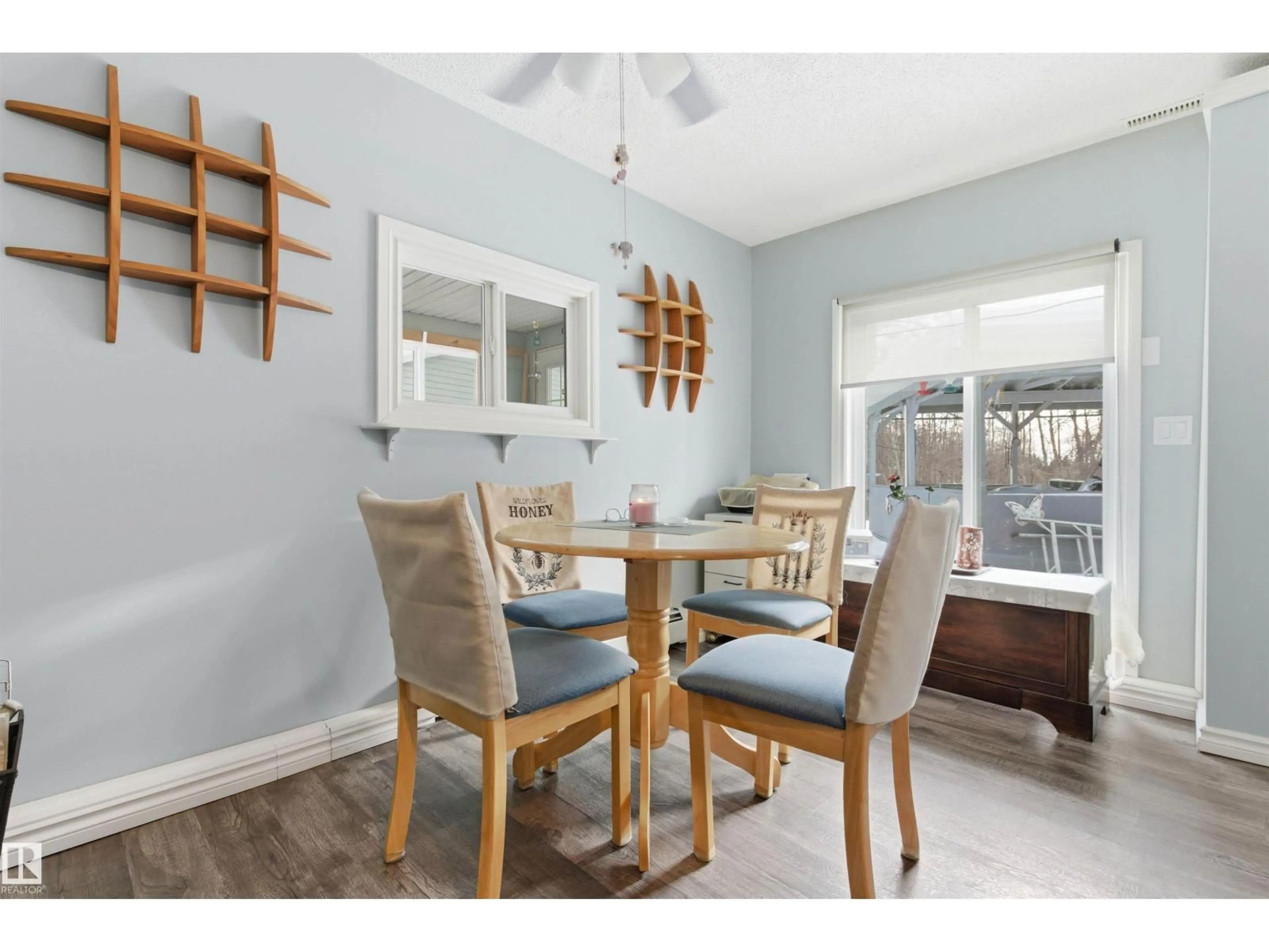 Dining room, wood/laminate floor for 53319 - 308 RGE ROAD 31, Rural Parkland County Alberta T7Y0E3