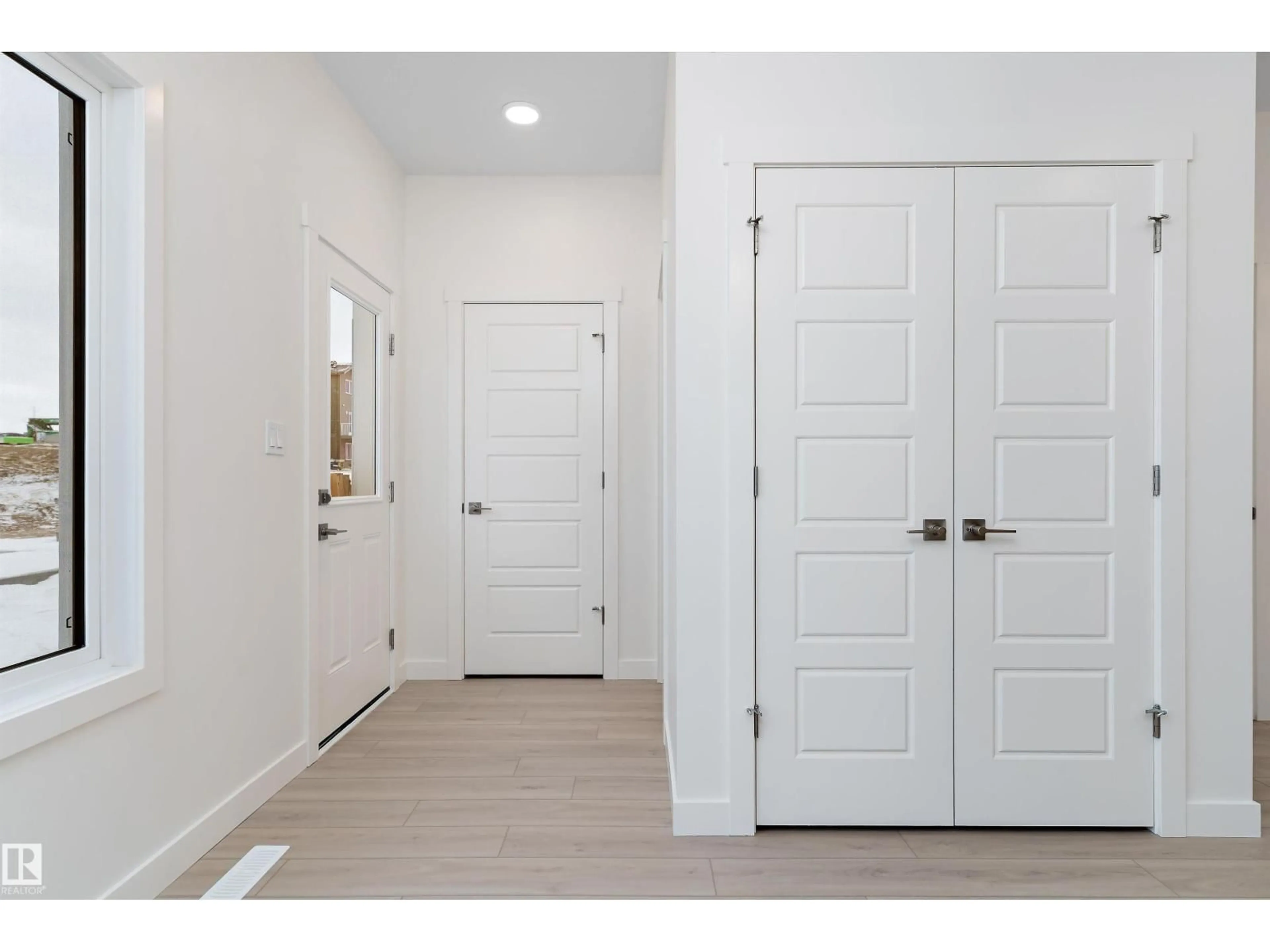 Indoor entryway for 4574 WARBLER LO, Edmonton Alberta T5S0W9