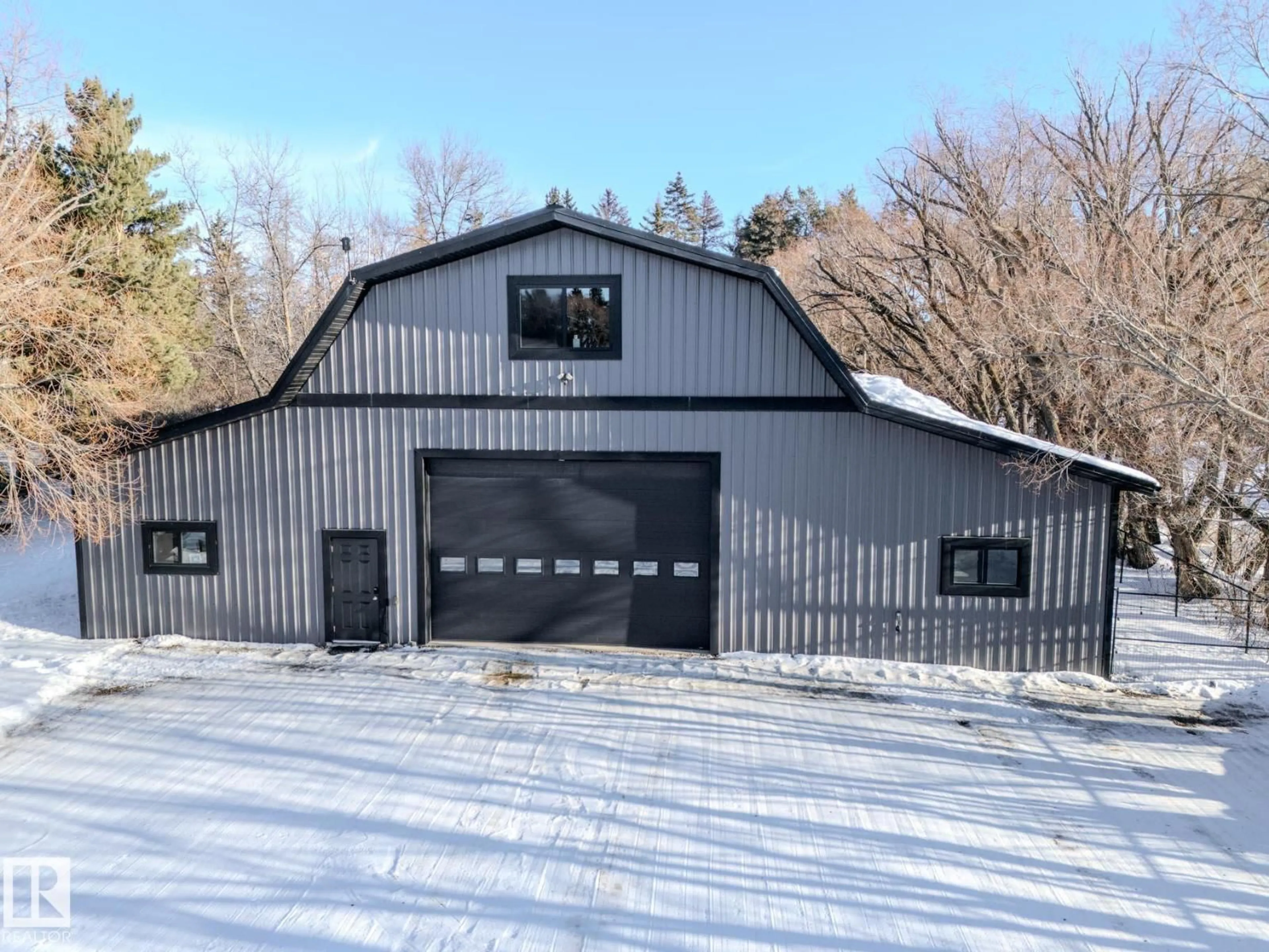 Indoor garage for 231 75 ST, Edmonton Alberta T6X1A3