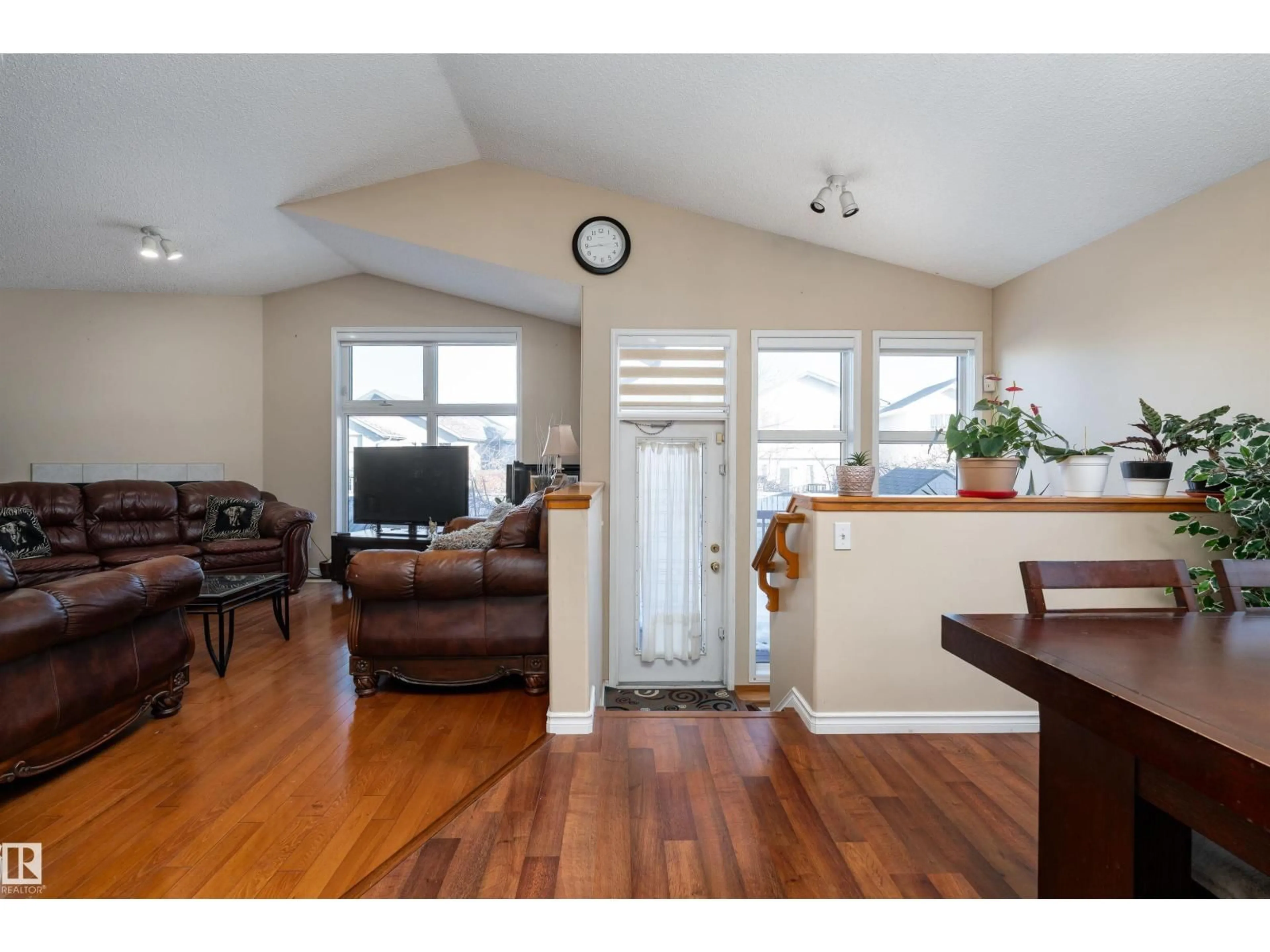 Unknown for 3769 23 ST, Edmonton Alberta T6T1N8