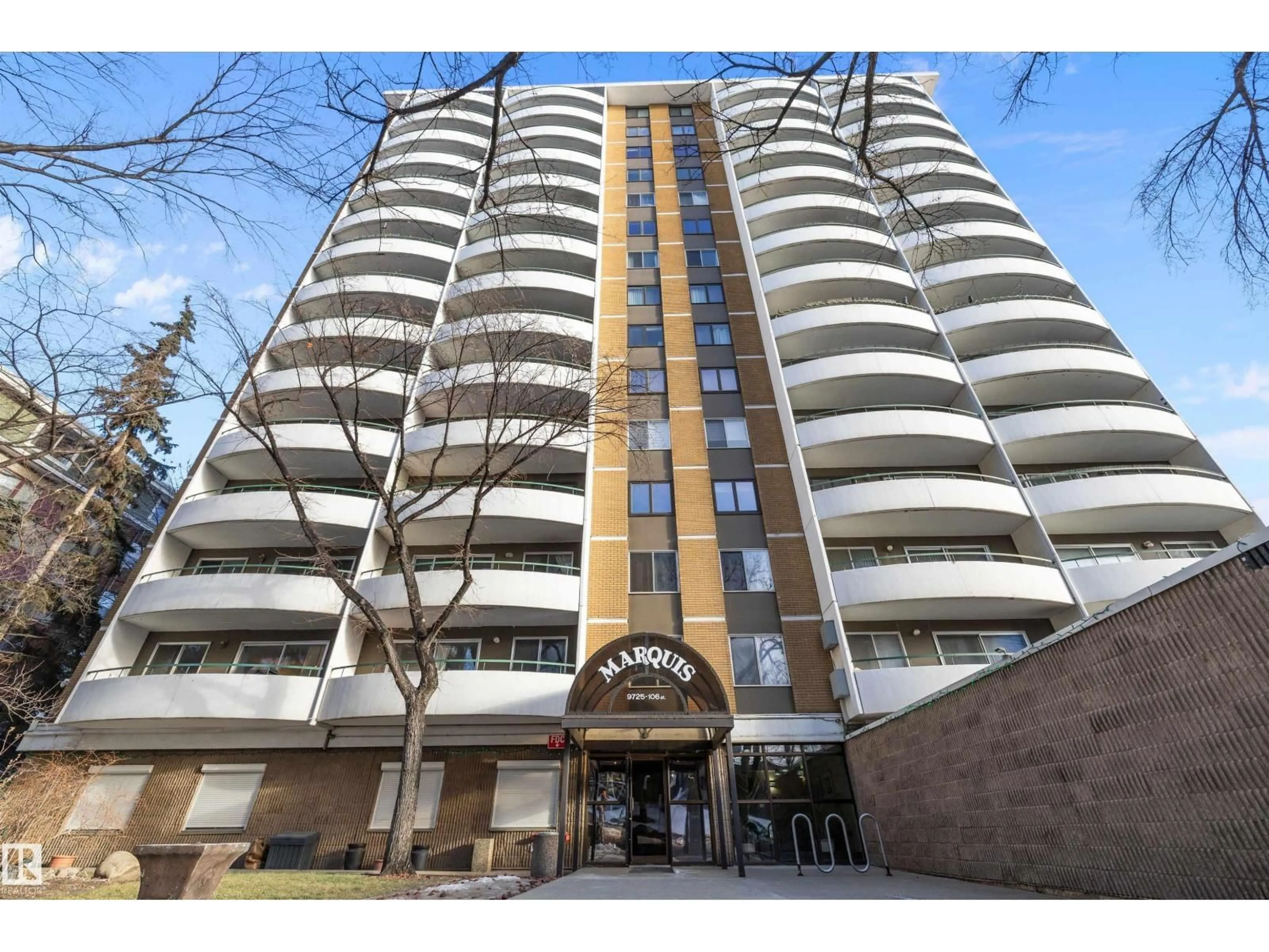 Indoor foyer for PH4 - 9725 106 ST, Edmonton Alberta T5K1B5