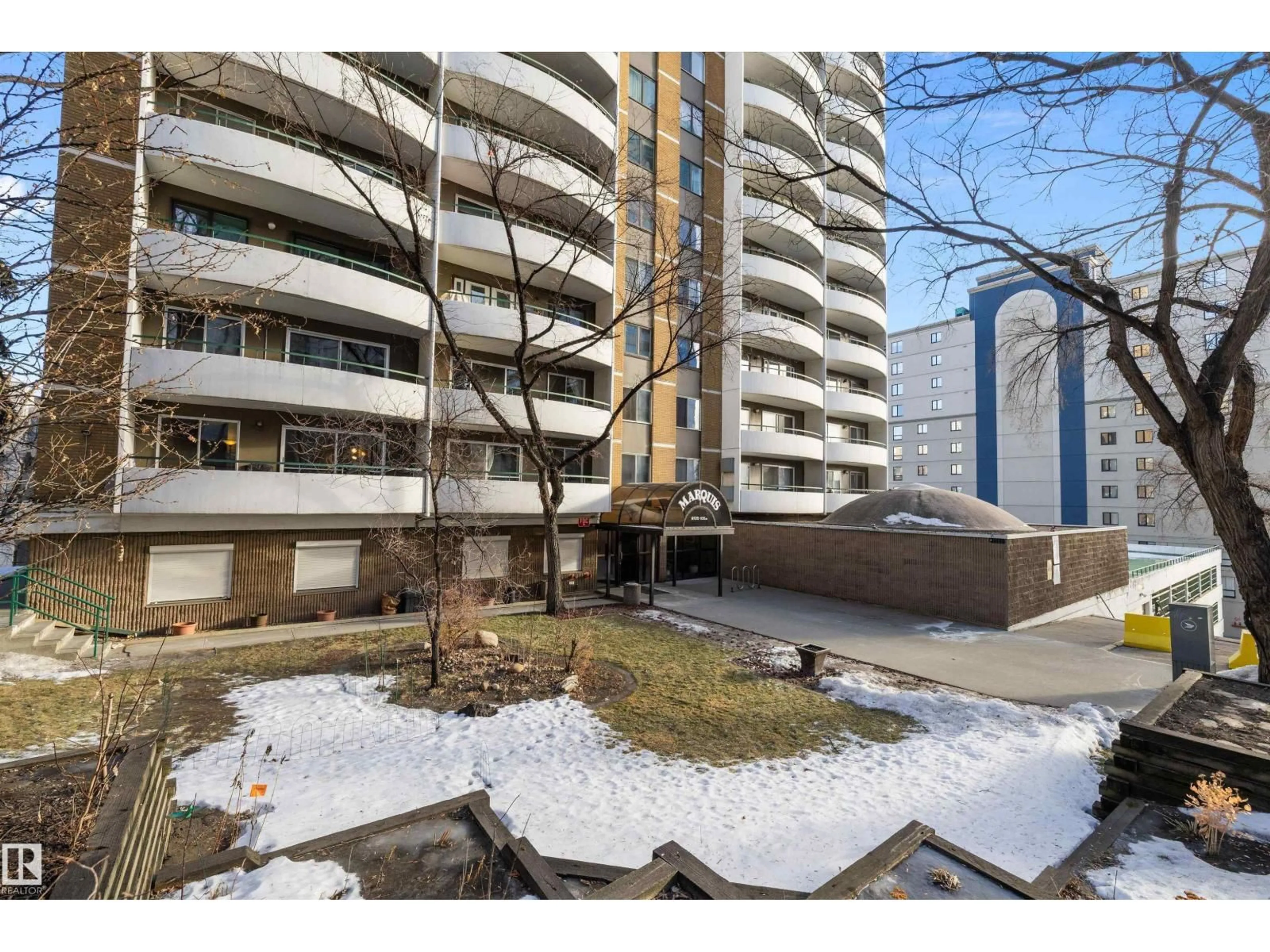 Patio, street for PH4 - 9725 106 ST, Edmonton Alberta T5K1B5