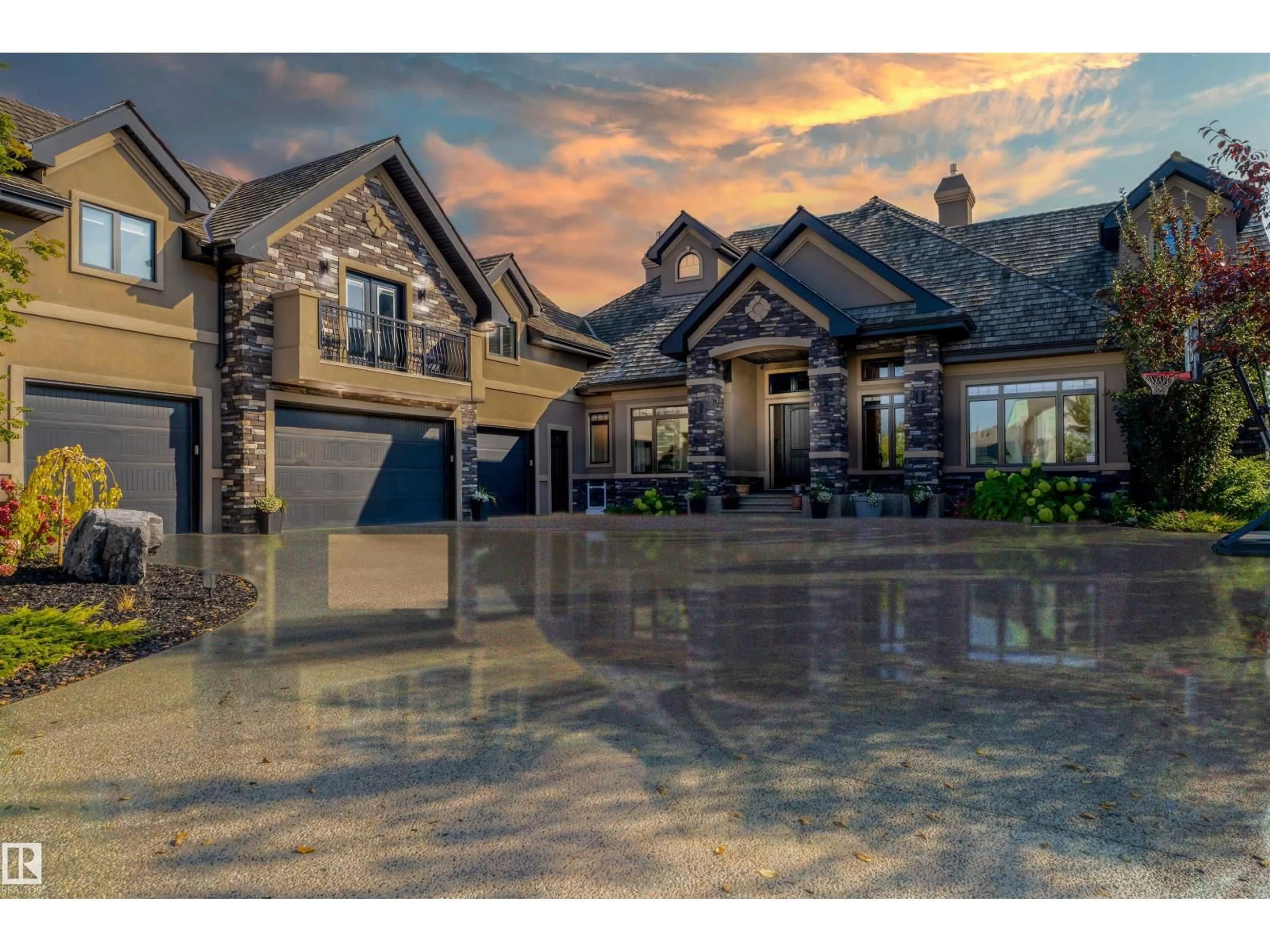 Indoor garage for 54403 - 43 RGE ROAD 251, Rural Sturgeon County Alberta T8T0B5