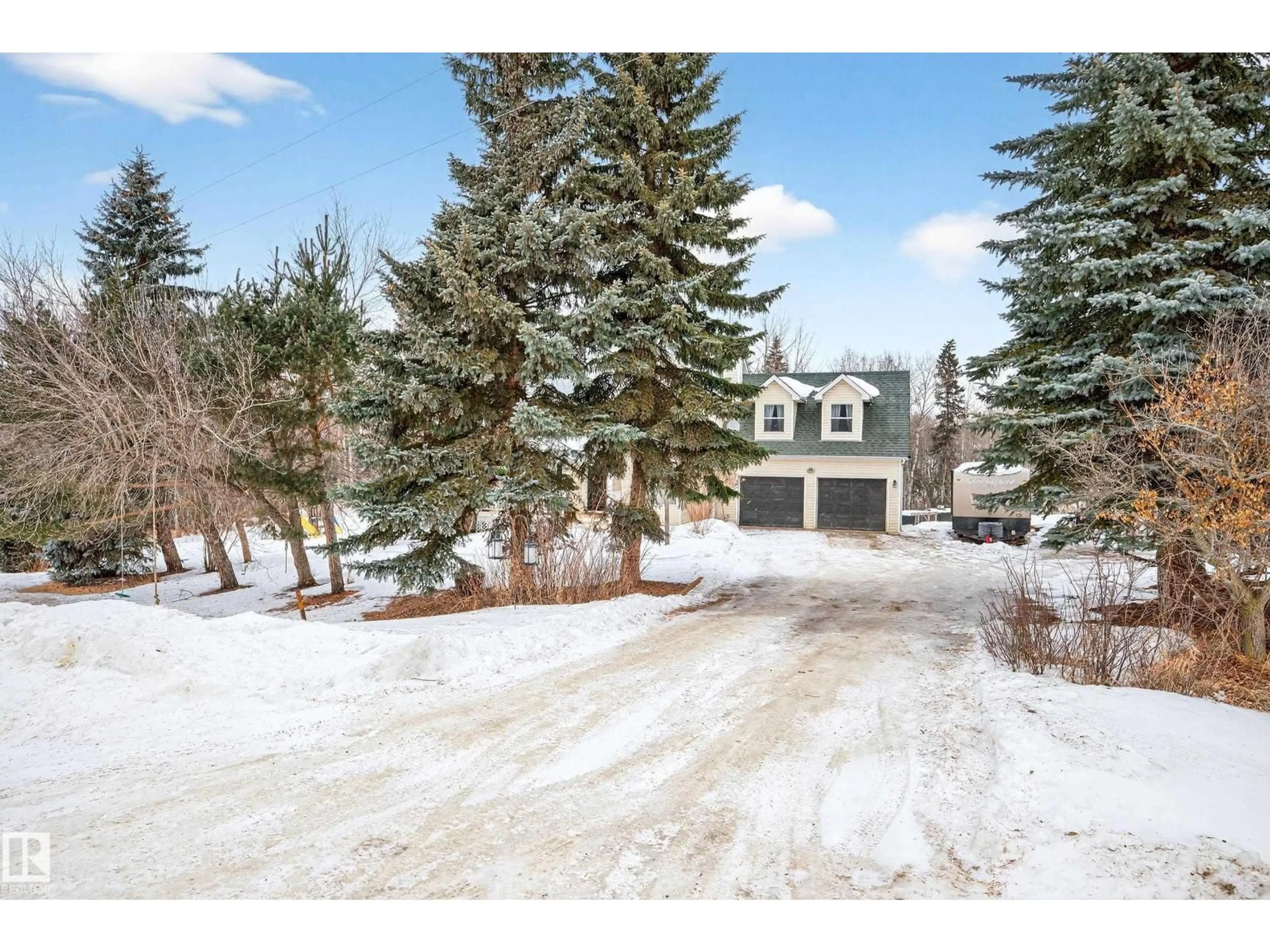 A pic from outside/outdoor area/front of a property/back of a property/a pic from drone, street for 53504 - 33 RGE ROAD 280, Rural Parkland County Alberta T7X3V6