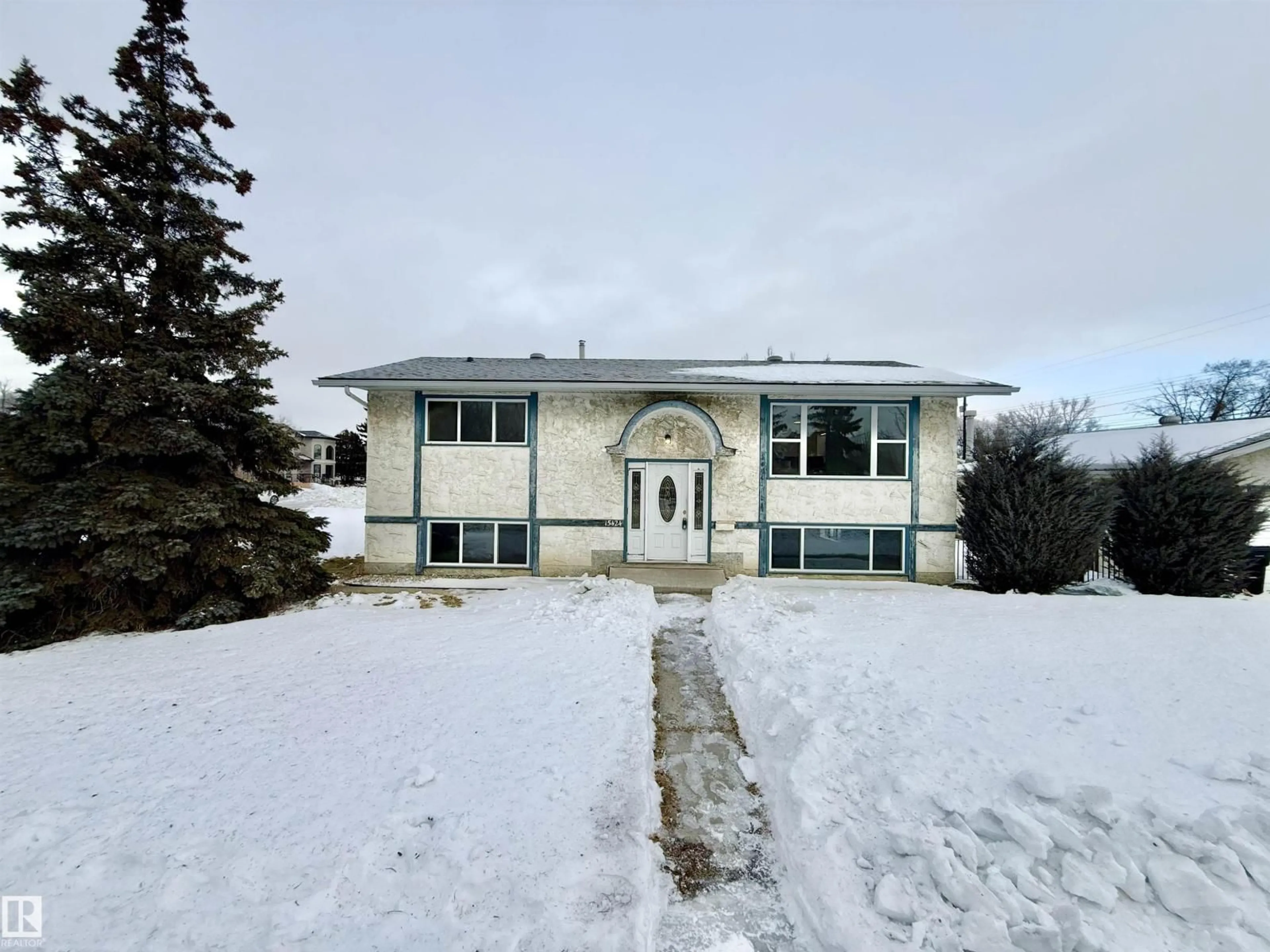 A pic from outside/outdoor area/front of a property/back of a property/a pic from drone, building for NW - 15424 99 AV, Edmonton Alberta T5P4K5