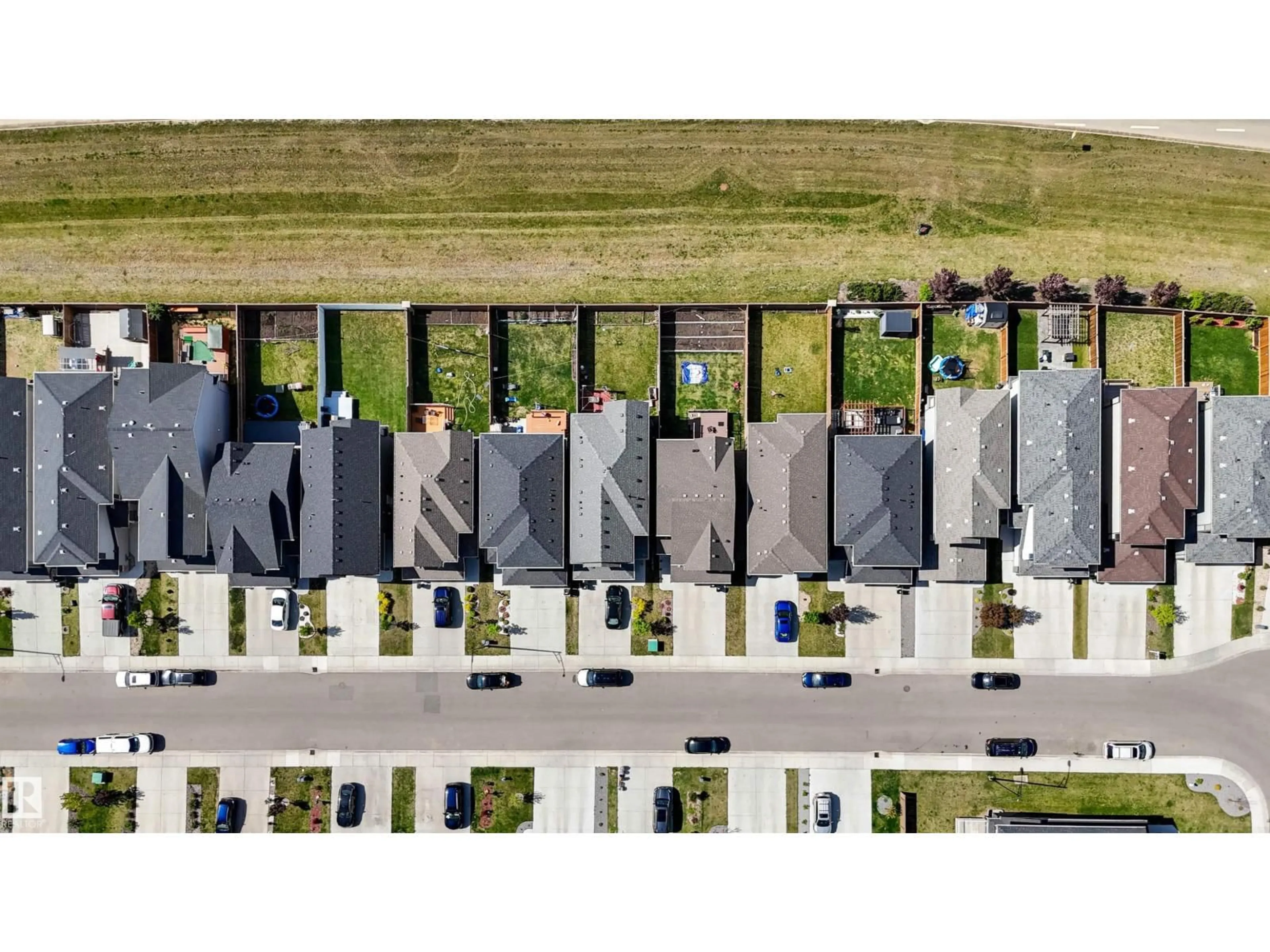 A pic from outside/outdoor area/front of a property/back of a property/a pic from drone, street for SW - 2743 COLLINS CR, Edmonton Alberta T6W3X4