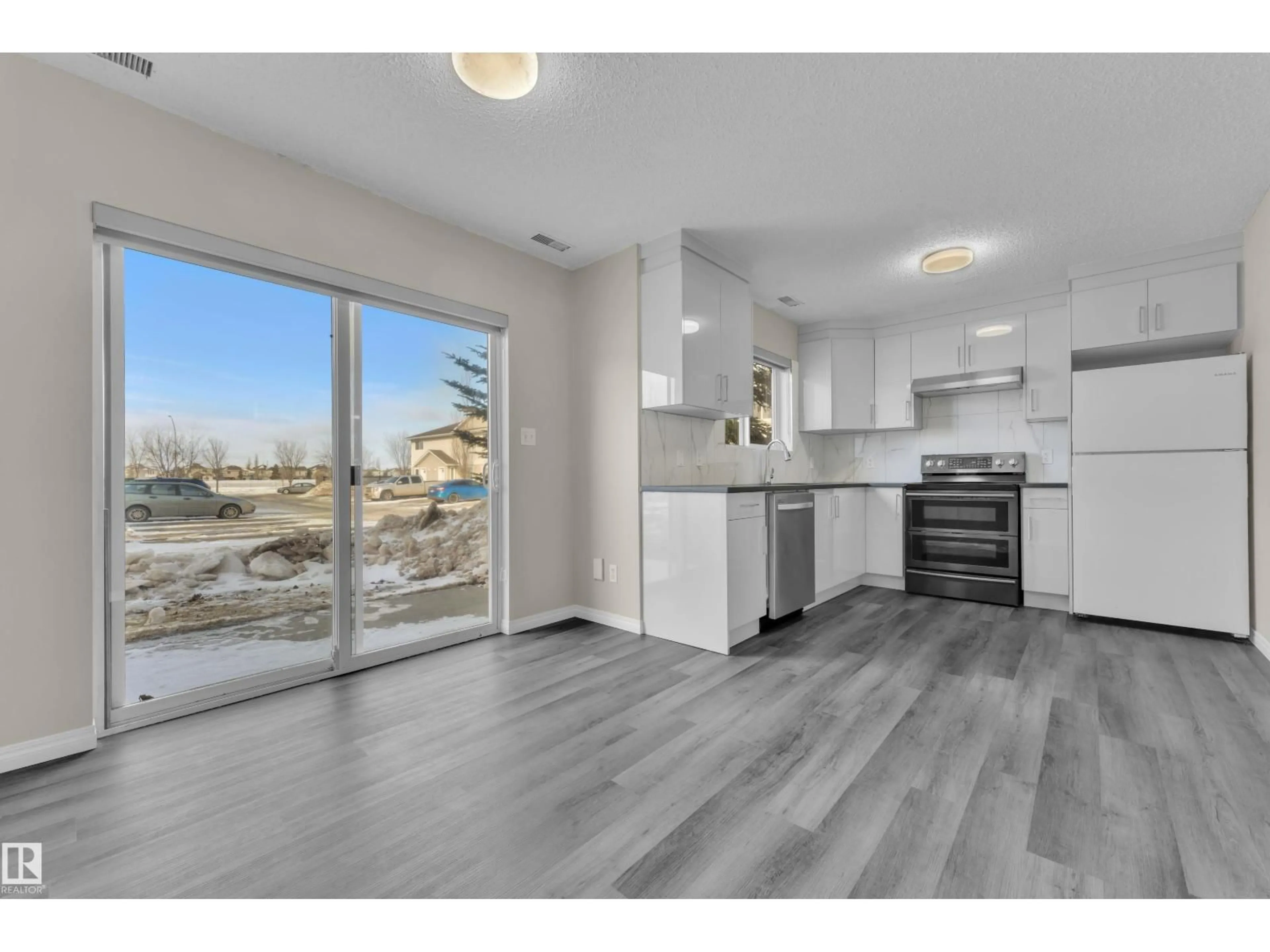 Open concept kitchen, unknown for 137 180 BRIDGEPORT BV, Leduc Alberta T9E8S1