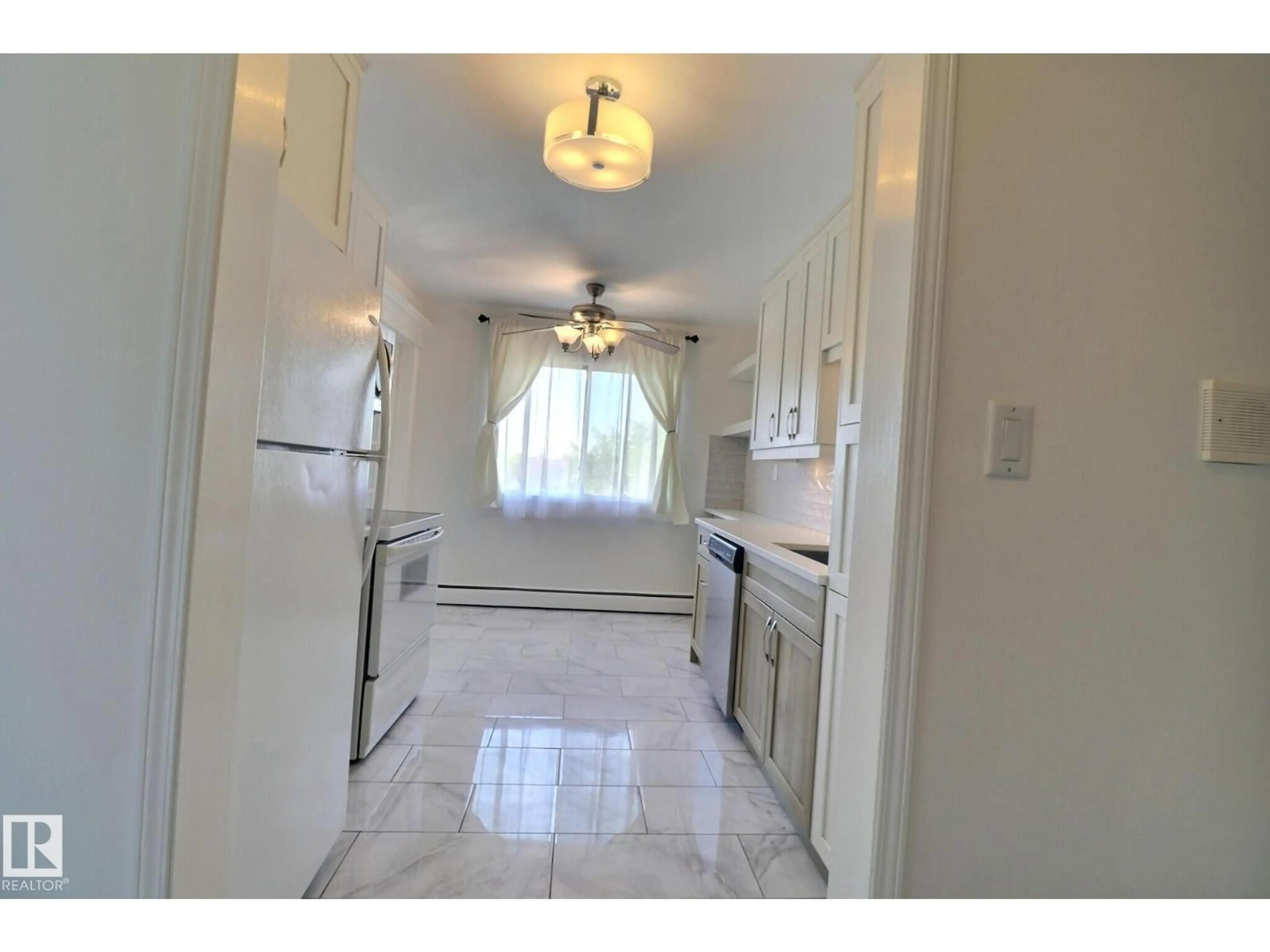 Unknown for #304 - 11907 81 ST, Edmonton Alberta T5B2S7