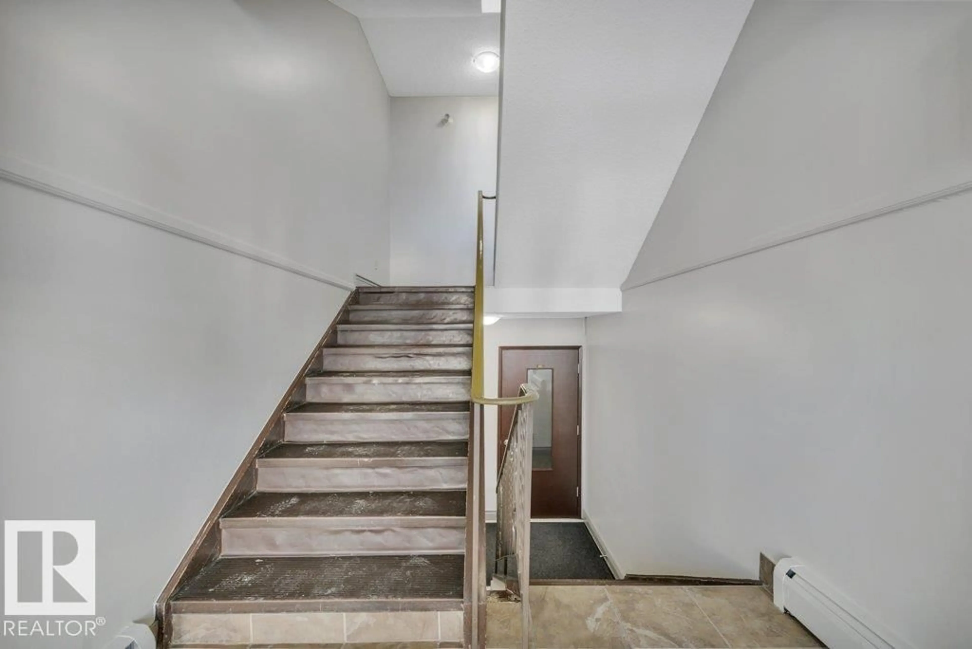 Stairs for 105 - 10149 83 AV, Edmonton Alberta T6E2C5
